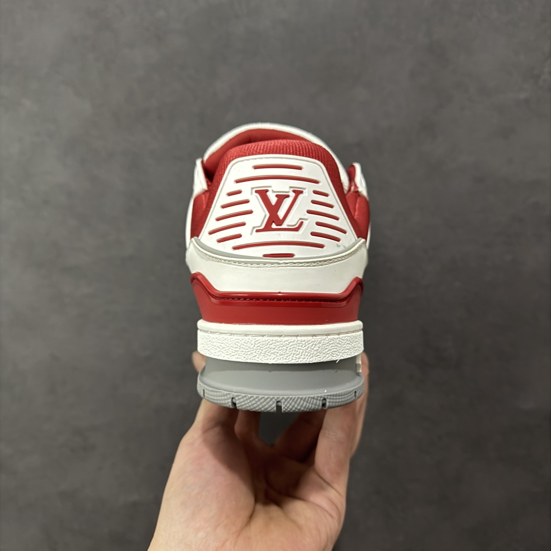 图片[4]-【广东纯原版本】LV Run Away 运动鞋 拼接 Epi 牛皮革和 Monogram 压纹粒面牛皮革，再现传统跑鞋的灵感启发。楔形外底延续标志性设计，品牌字母和标识分饰鞋舌和鞋后。Monogram 压纹粒面牛皮革和 Epi 牛皮革橡胶外底 尺码：36-45 编码：FJB390400-选品中心