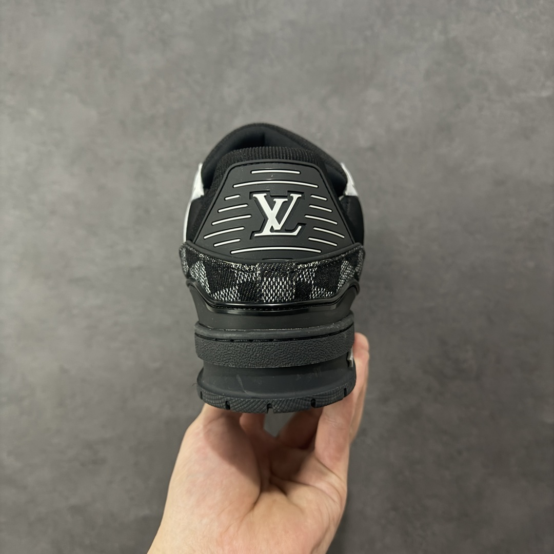 图片[4]-【广东纯原版本】LV Run Away 运动鞋 拼接 Epi 牛皮革和 Monogram 压纹粒面牛皮革，再现传统跑鞋的灵感启发。楔形外底延续标志性设计，品牌字母和标识分饰鞋舌和鞋后。Monogram 压纹粒面牛皮革和 Epi 牛皮革橡胶外底 尺码：36-45 编码：FJB390400-选品中心