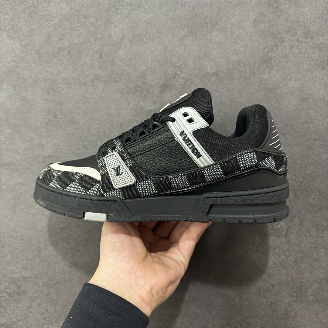 图片[2]-【广东纯原版本】LV Run Away 运动鞋 拼接 Epi 牛皮革和 Monogram 压纹粒面牛皮革，再现传统跑鞋的灵感启发。楔形外底延续标志性设计，品牌字母和标识分饰鞋舌和鞋后。Monogram 压纹粒面牛皮革和 Epi 牛皮革橡胶外底 尺码：36-45 编码：FJB390400-选品中心