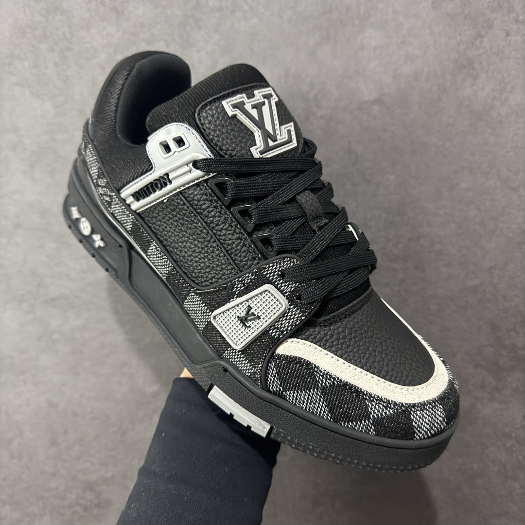 图片[3]-【广东纯原版本】LV Run Away 运动鞋 拼接 Epi 牛皮革和 Monogram 压纹粒面牛皮革，再现传统跑鞋的灵感启发。楔形外底延续标志性设计，品牌字母和标识分饰鞋舌和鞋后。Monogram 压纹粒面牛皮革和 Epi 牛皮革橡胶外底 尺码：36-45 编码：FJB390400-选品中心