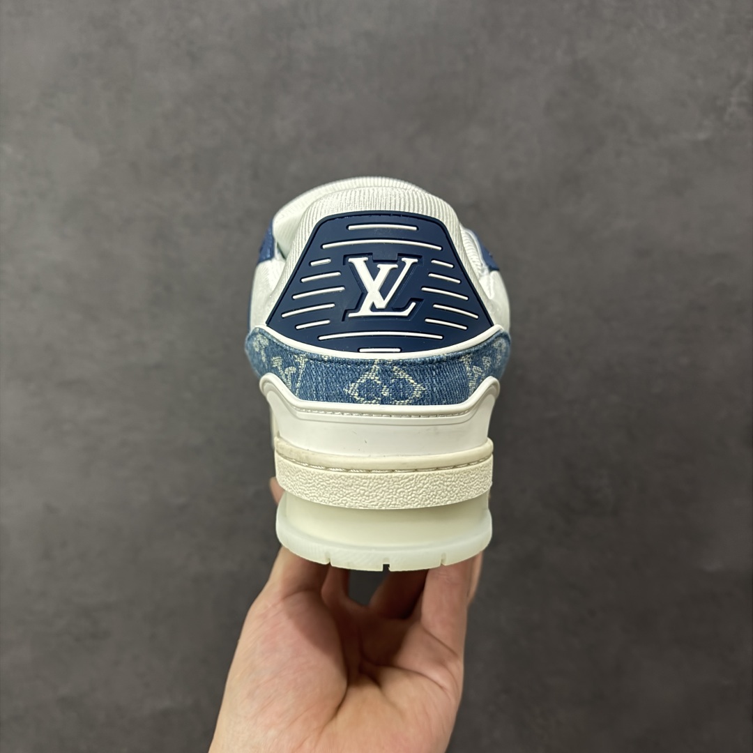 图片[4]-【广东纯原版本】LV Run Away 运动鞋 拼接 Epi 牛皮革和 Monogram 压纹粒面牛皮革，再现传统跑鞋的灵感启发。楔形外底延续标志性设计，品牌字母和标识分饰鞋舌和鞋后。Monogram 压纹粒面牛皮革和 Epi 牛皮革橡胶外底 尺码：36-45 编码：FJB390400-选品中心