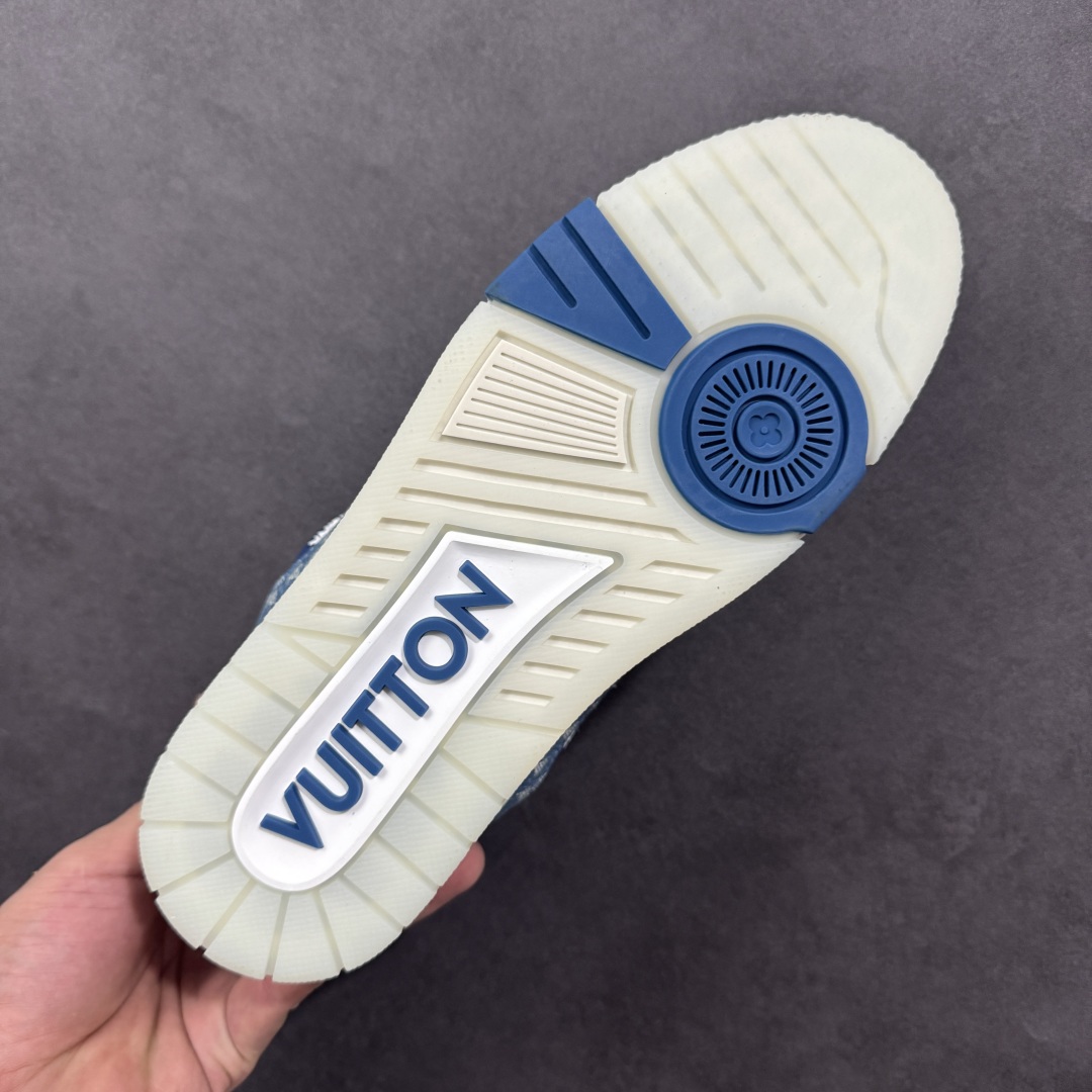 图片[9]-【广东纯原版本】LV Run Away 运动鞋 拼接 Epi 牛皮革和 Monogram 压纹粒面牛皮革，再现传统跑鞋的灵感启发。楔形外底延续标志性设计，品牌字母和标识分饰鞋舌和鞋后。Monogram 压纹粒面牛皮革和 Epi 牛皮革橡胶外底 尺码：36-45 编码：FJB390400-选品中心