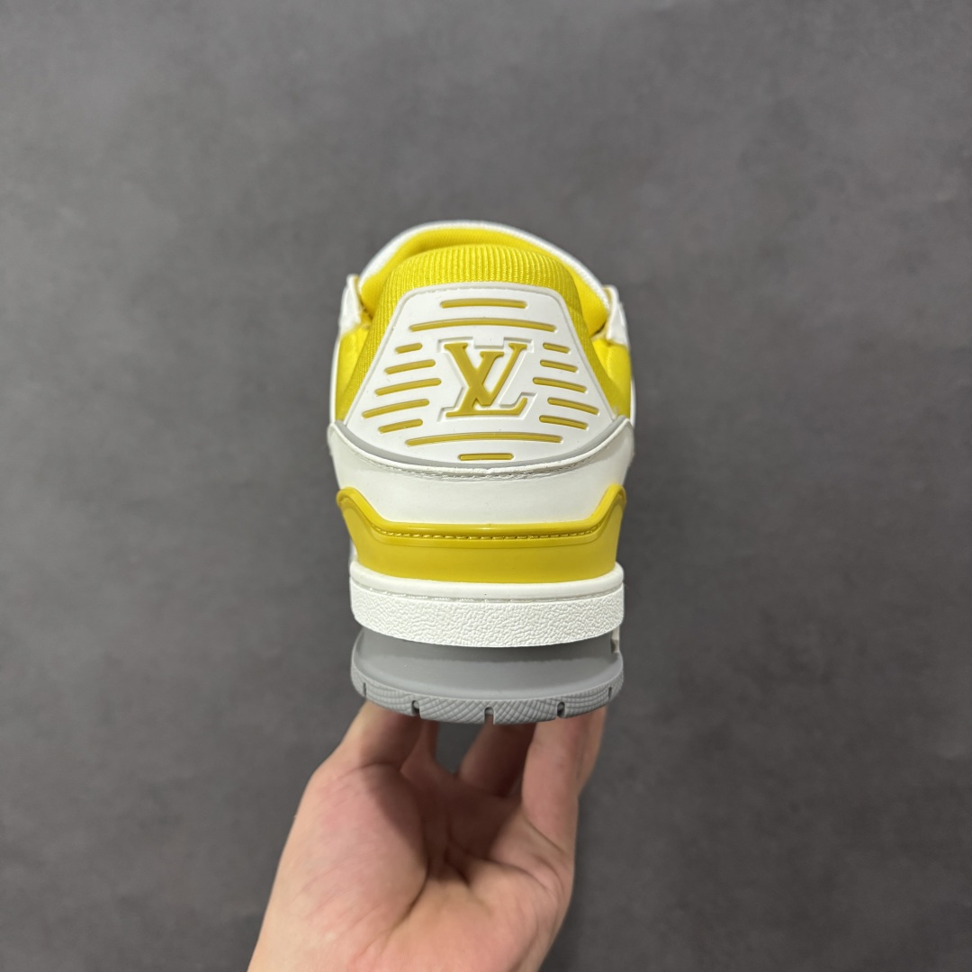 图片[4]-【广东纯原版本】LV Run Away 运动鞋 拼接 Epi 牛皮革和 Monogram 压纹粒面牛皮革，再现传统跑鞋的灵感启发。楔形外底延续标志性设计，品牌字母和标识分饰鞋舌和鞋后。Monogram 压纹粒面牛皮革和 Epi 牛皮革橡胶外底 尺码：36-45 编码：FJB390400-选品中心