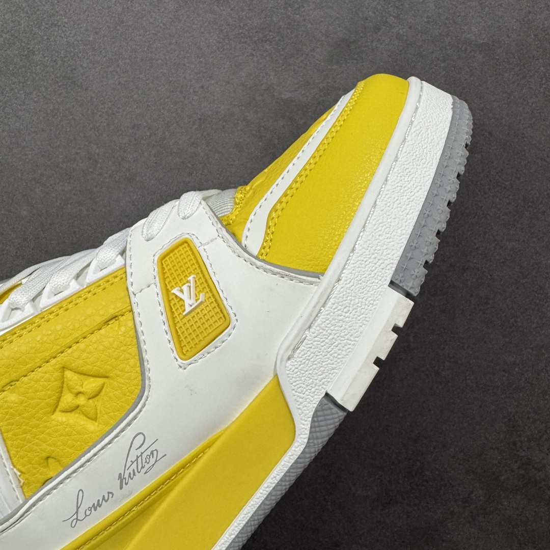 图片[5]-【广东纯原版本】LV Run Away 运动鞋 拼接 Epi 牛皮革和 Monogram 压纹粒面牛皮革，再现传统跑鞋的灵感启发。楔形外底延续标志性设计，品牌字母和标识分饰鞋舌和鞋后。Monogram 压纹粒面牛皮革和 Epi 牛皮革橡胶外底 尺码：36-45 编码：FJB390400-选品中心