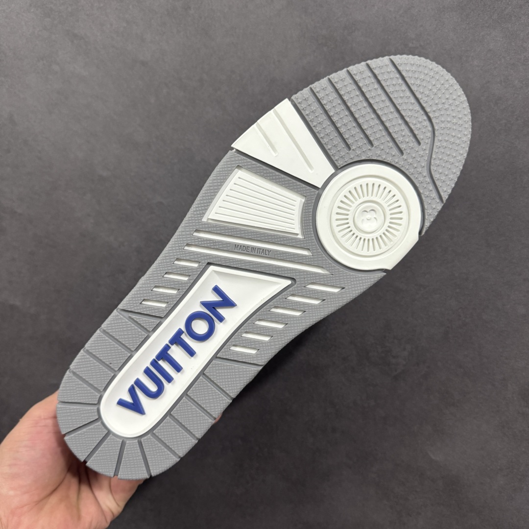 图片[9]-【广东纯原版本】LV Run Away 运动鞋 拼接 Epi 牛皮革和 Monogram 压纹粒面牛皮革，再现传统跑鞋的灵感启发。楔形外底延续标志性设计，品牌字母和标识分饰鞋舌和鞋后。Monogram 压纹粒面牛皮革和 Epi 牛皮革橡胶外底 尺码：36-45 编码：FJB390400-选品中心