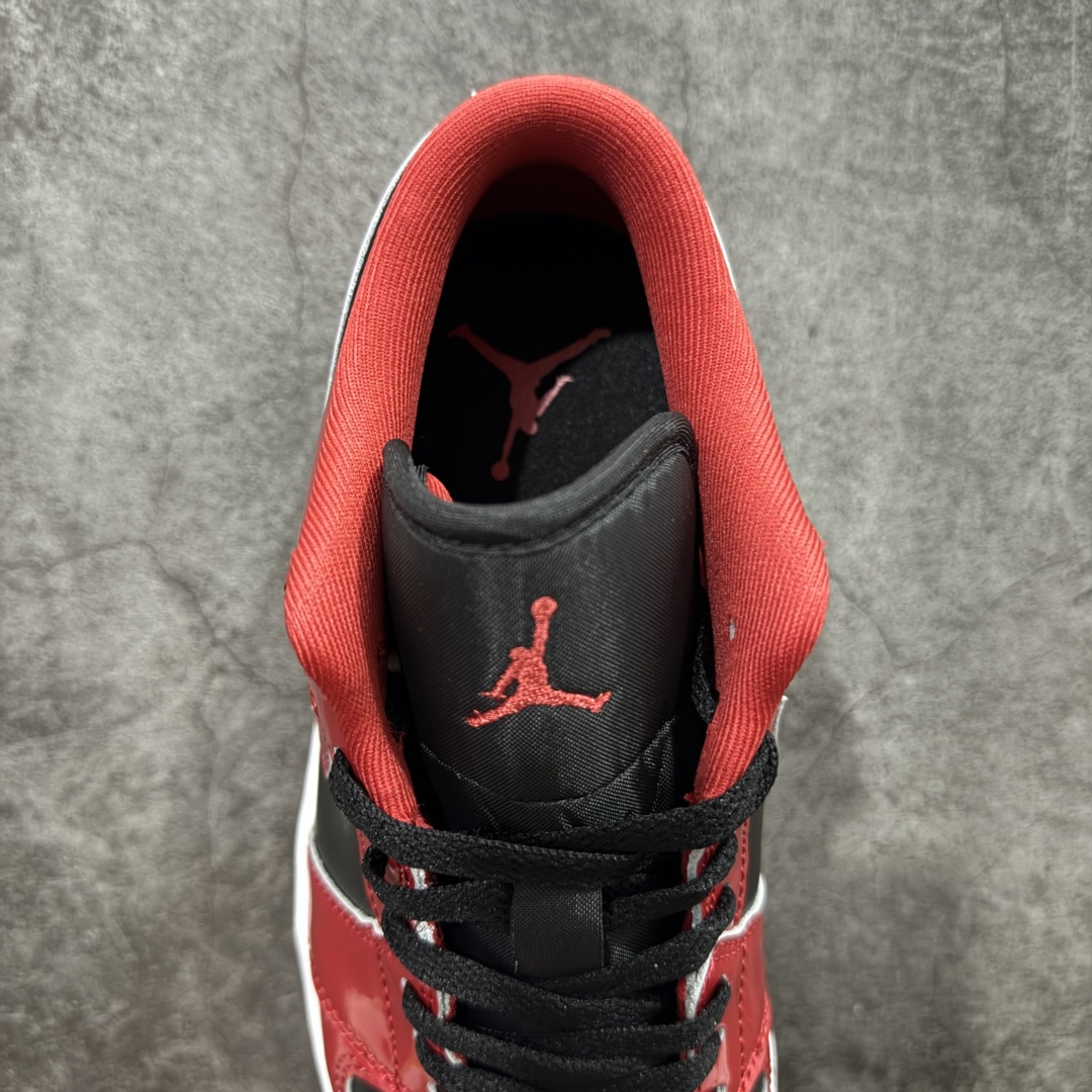 图片[8]-【DT纯原】Air Jordan Low AJ1 乔1黑红禁穿漆皮 低帮文化休闲运动板鞋 HV4089-006  市面中低帮最具代表性版本没有之一 口碑大厂出品 品控大底版型不断改良更新 全套原纸板楦头开发 确保原汁原味 完美呈现版型 完美零毛边处理 原厂内置全掌气垫 价格定位良心 平台专用代工流水线出品 一眼公司既视感 拿到手的一瞬间就与众不同 碾压市面所有版本 全部原鞋开发 每一个配色都会采购原鞋确认细节 打破市面看图做货无好货之说 尺码：35.5-46-选品中心