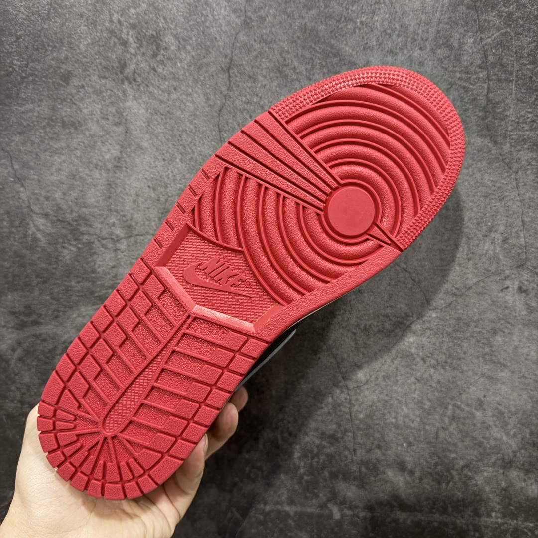 图片[9]-【DT纯原】Air Jordan Low AJ1 乔1黑红禁穿漆皮 低帮文化休闲运动板鞋 HV4089-006  市面中低帮最具代表性版本没有之一 口碑大厂出品 品控大底版型不断改良更新 全套原纸板楦头开发 确保原汁原味 完美呈现版型 完美零毛边处理 原厂内置全掌气垫 价格定位良心 平台专用代工流水线出品 一眼公司既视感 拿到手的一瞬间就与众不同 碾压市面所有版本 全部原鞋开发 每一个配色都会采购原鞋确认细节 打破市面看图做货无好货之说 尺码：35.5-46-选品中心