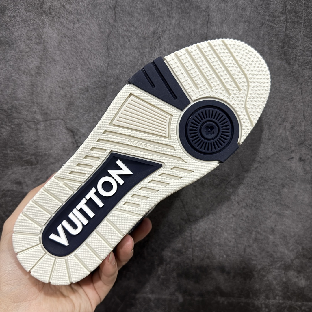图片[9]-【广东纯原版本】Louis Vuitton Trainer lv时装走秀运动鞋 完美鞋型超高的清洁度 零毛边线头瑕疵 全套原楦原纸版原鞋开模 全网最具灵魂的版型 正确原装黄色鞋盒 正确中底印花 鞋面印花3D高频深度立体 全鞋电脑针车 紧密相连 针距密度一致 环保乳胶注塑鞋垫 厚度脚感还原原版 皮面裁剪部位 统一油边封口工艺 原装橡胶大底含胶量大底组合零偏差 专柜全套包装 防尘袋 说明书 质保卡 男女鞋 尺码：35-46-选品中心