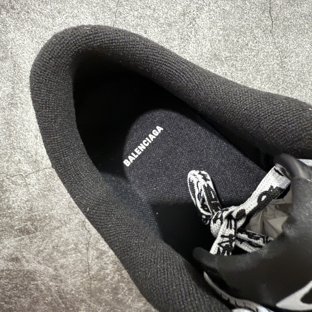 图片[7]-【纯原PK版】Balenciag 巴黎世家18代 最新Hamptons系列 情侣款 破损 做旧 休闲 运动鞋 顶级大厂出品 天花板品质 品质细节比工厂版本都要好很多 自行对比 原版购入开发做货 ▪️面料： 原版定制进口头层牛皮 ▪️内里：进口透气毛巾绒里 ▪️鞋底：原版开模防滑橡胶材质 ▪️底厚：3CM ▪️尺码： 35-46-选品中心