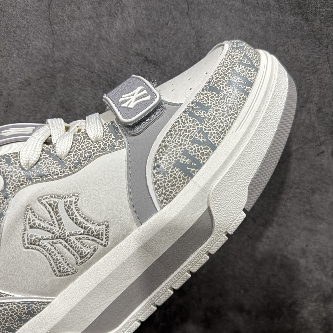 图片[6]-【纯原M版】MLB Chunky Liner Basic NY复古印花学长鞋系列低帮轻量增高厚底百搭休闲运动慢跑鞋板鞋 Korea韩国联名NY美国榄球纽约洋基队限定 韩国代购专供 顶级品质 MLB专用菱形双针中底布 重点细节中底布带注胶孔 原盒原标 全套原楦原纸板原厂数据开发 中韩文保养标贴 绿色防霉片 平台代购专供 独家一比一RB+MD组合大底 高频后跟小人Logo精准对位立体饱满 正确网布加超迁鞋面 转印中底走线紧密 转印Logo工艺表层防刮不掉色 尺码：35 36 36.5 37.5 38 38.5 39 40 40.5 41 42 42.5 43 44 44.5 45-选品中心