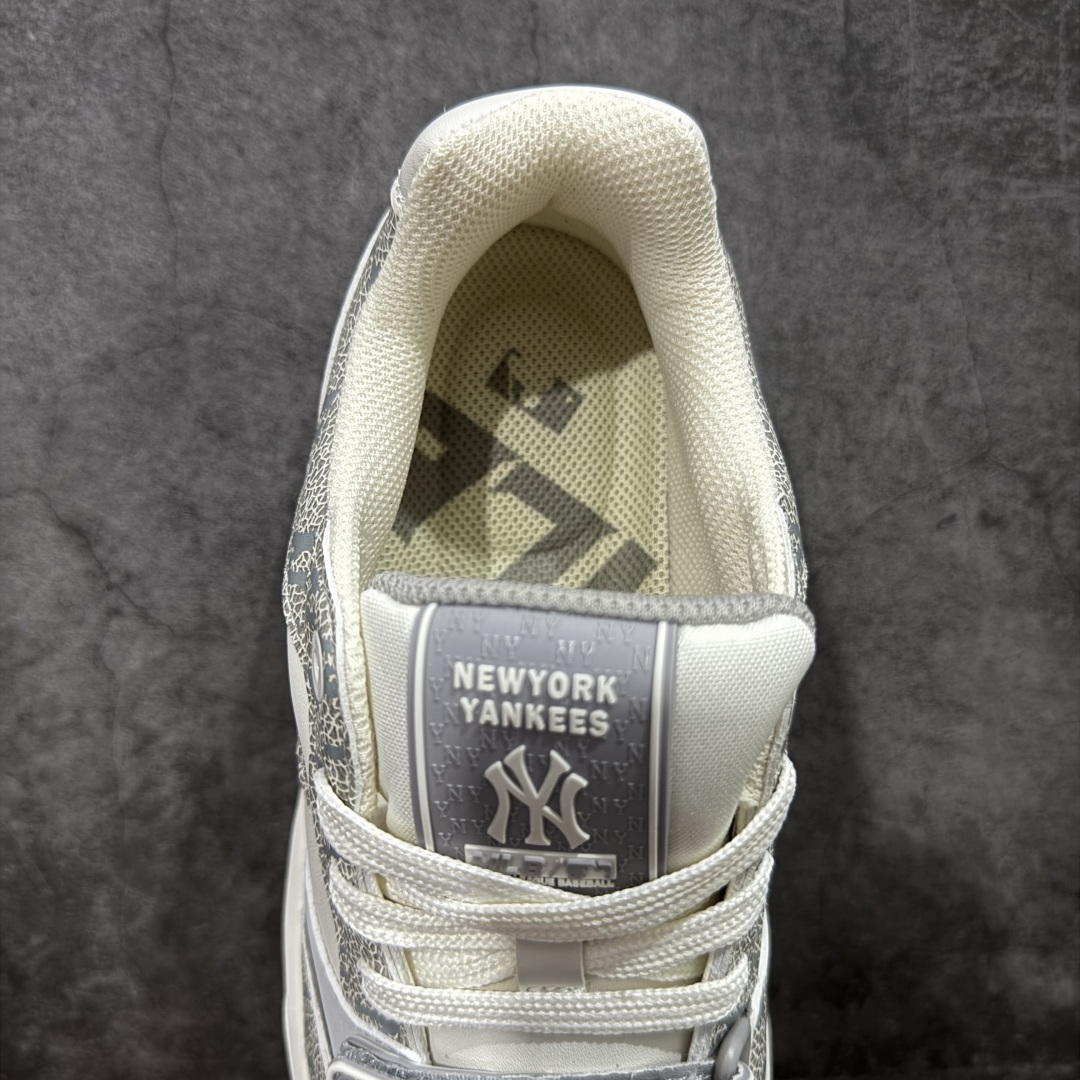 图片[8]-【纯原M版】MLB Chunky Liner Basic NY复古印花学长鞋系列低帮轻量增高厚底百搭休闲运动慢跑鞋板鞋 Korea韩国联名NY美国榄球纽约洋基队限定 韩国代购专供 顶级品质 MLB专用菱形双针中底布 重点细节中底布带注胶孔 原盒原标 全套原楦原纸板原厂数据开发 中韩文保养标贴 绿色防霉片 平台代购专供 独家一比一RB+MD组合大底 高频后跟小人Logo精准对位立体饱满 正确网布加超迁鞋面 转印中底走线紧密 转印Logo工艺表层防刮不掉色 尺码：35 36 36.5 37.5 38 38.5 39 40 40.5 41 42 42.5 43 44 44.5 45-选品中心