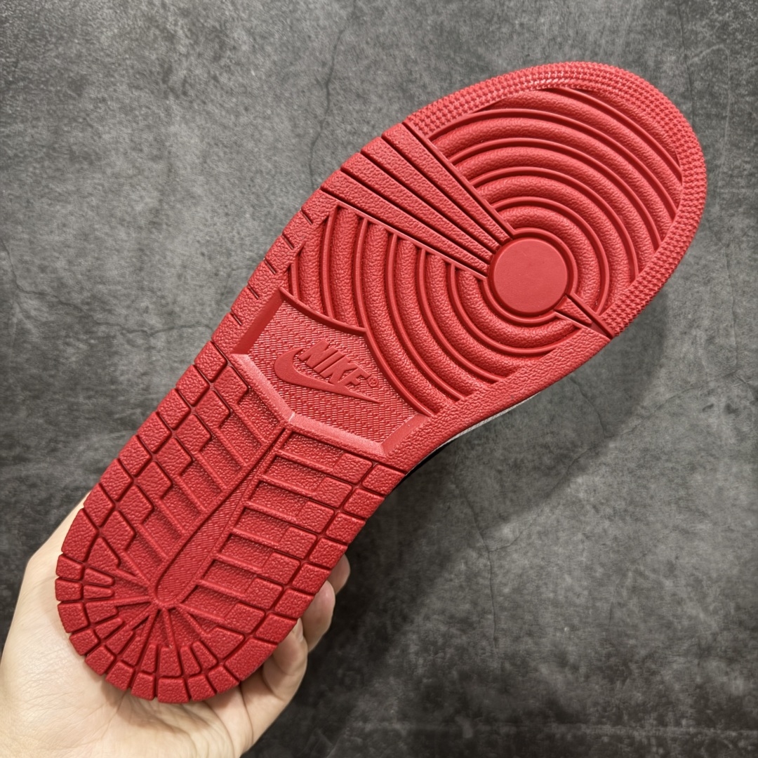 图片[9]-【GX版本】Travis Scott x Air Jordan AJ1 Low OG SP TS联名倒钩低帮 DM7866-101 知名大厂出品 纯原第一梯队版本 产品品控稳定性领先行业 各方面均可对飙市面通货版 SZ原厂全套原楦原纸板冲刀磨具开发 原厂皮料加持 原厂港宝加持定型后跟R度完美 同源原厂电绣 鬼脸飞翼针数密度立体效果一致 百分百一致原鞋 原厂拉帮工艺 针距密度一致 后跟弧度收口自然不对折 极致一眼正品既视感 进口玻璃冲刀皮料裁剪零毛边 全鞋电脑针车工艺 品控清洁度最高QC检验标准 免检产品 原厂订购鞋盒、鞋标、防尘纸、鞋撑、鞋带 追求极致的原厂味道！ 尺码：36-48.5-选品中心