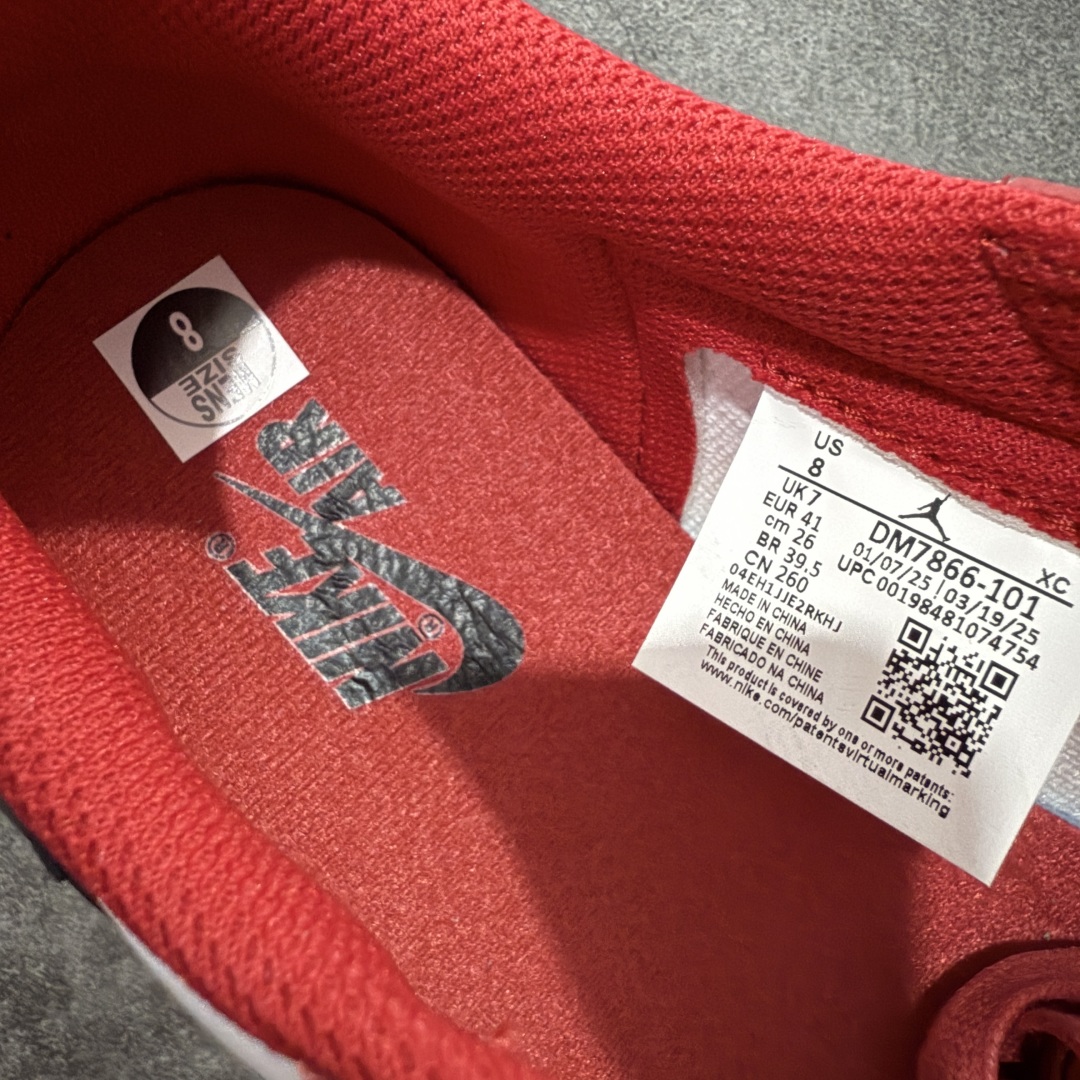 图片[8]-【GX版本】Travis Scott x Air Jordan AJ1 Low OG SP TS联名倒钩低帮 DM7866-101 知名大厂出品 纯原第一梯队版本 产品品控稳定性领先行业 各方面均可对飙市面通货版 SZ原厂全套原楦原纸板冲刀磨具开发 原厂皮料加持 原厂港宝加持定型后跟R度完美 同源原厂电绣 鬼脸飞翼针数密度立体效果一致 百分百一致原鞋 原厂拉帮工艺 针距密度一致 后跟弧度收口自然不对折 极致一眼正品既视感 进口玻璃冲刀皮料裁剪零毛边 全鞋电脑针车工艺 品控清洁度最高QC检验标准 免检产品 原厂订购鞋盒、鞋标、防尘纸、鞋撑、鞋带 追求极致的原厂味道！ 尺码：36-48.5-选品中心