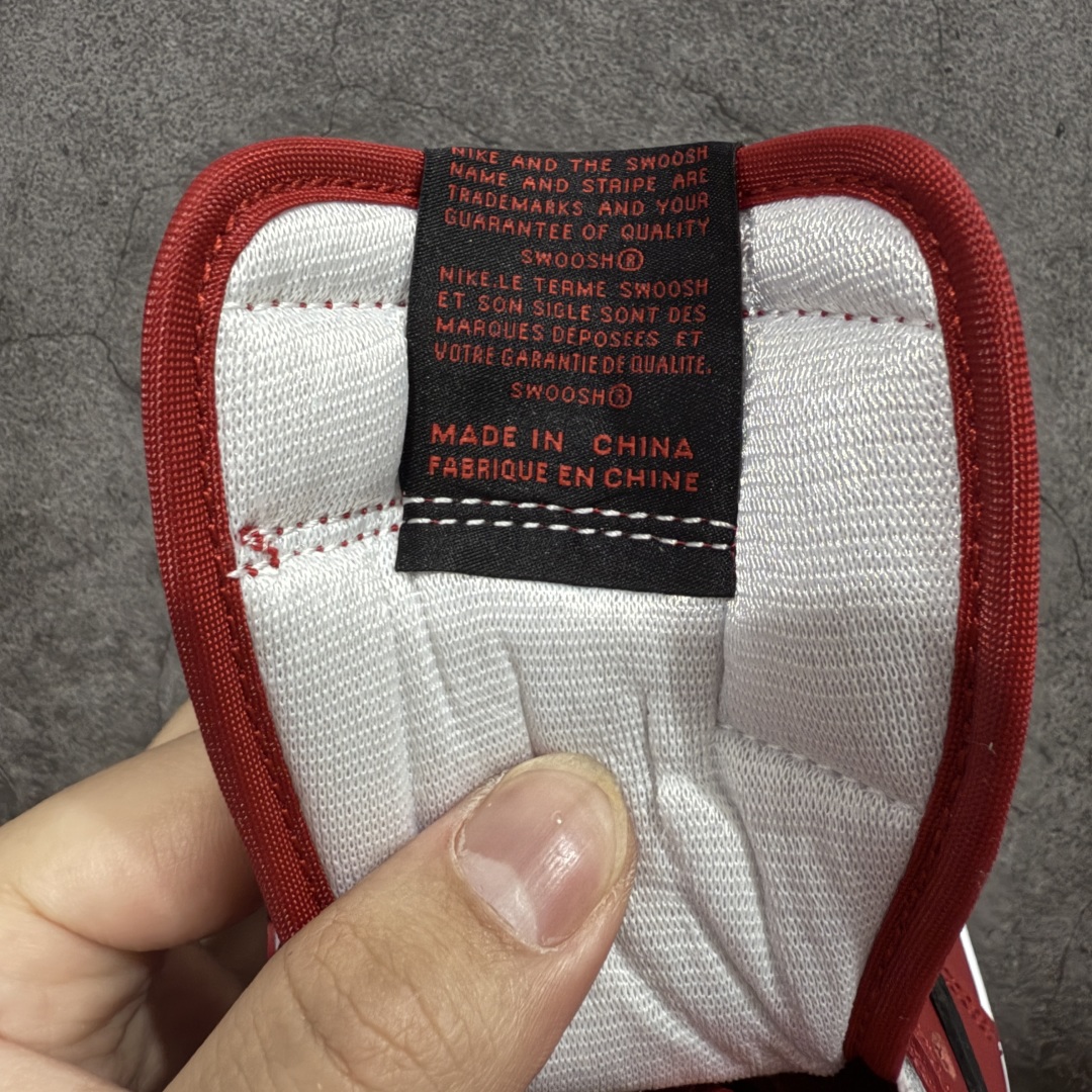 图片[7]-【GX版本】Travis Scott x Air Jordan AJ1 Low OG SP TS联名倒钩低帮 DM7866-101 知名大厂出品 纯原第一梯队版本 产品品控稳定性领先行业 各方面均可对飙市面通货版 SZ原厂全套原楦原纸板冲刀磨具开发 原厂皮料加持 原厂港宝加持定型后跟R度完美 同源原厂电绣 鬼脸飞翼针数密度立体效果一致 百分百一致原鞋 原厂拉帮工艺 针距密度一致 后跟弧度收口自然不对折 极致一眼正品既视感 进口玻璃冲刀皮料裁剪零毛边 全鞋电脑针车工艺 品控清洁度最高QC检验标准 免检产品 原厂订购鞋盒、鞋标、防尘纸、鞋撑、鞋带 追求极致的原厂味道！ 尺码：36-48.5-选品中心