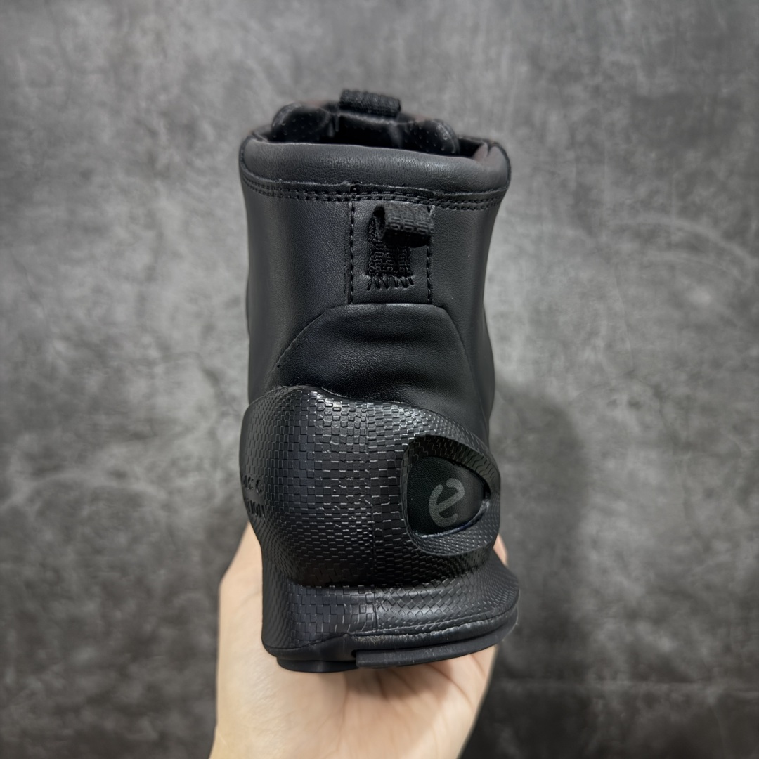 图片[4]-【广东纯原】Ecco爱步 Biom C 牛皮 轻盈舒适及踝高帮户外靴 ECCO以三大核心特征为依托：北欧设计风格、鞋履制作、积极的生活方式。北欧设计风格：北欧设计特点是独特、有格调、实用和简约，并且品质优良。鞋履制作：ECCO钟爱鞋履制作以及一切与鞋履制作相关的事物。积极的生活方式：ECCO的创始人希望制作出的鞋履无需磨合，即可完美贴合脚型，帮助人们享受行走的乐趣。ECCO的成功源自其产品质量和创新的技术水平，恪守“鞋遵循双足”的设计理念，将的舒适度和风格融为一体。ECCO跑遍全世界寻找创新的原料。从制革制鞋一体化的设置，源头上控制皮革质量，确保对人体无害。 尺码：38 39 40 41 42 43 44 （皮鞋码）-选品中心