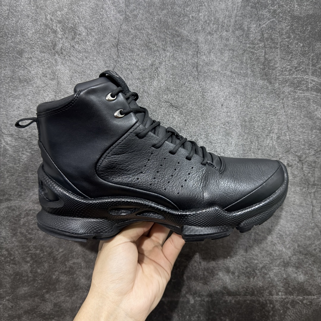 【广东纯原】Ecco爱步 Biom C 牛皮 轻盈舒适及踝高帮户外靴 ECCO以三大核心特征为依托：北欧设计风格、鞋履制作、积极的生活方式。北欧设计风格：北欧设计特点是独特、有格调、实用和简约，并且品质优良。鞋履制作：ECCO钟爱鞋履制作以及一切与鞋履制作相关的事物。积极的生活方式：ECCO的创始人希望制作出的鞋履无需磨合，即可完美贴合脚型，帮助人们享受行走的乐趣。ECCO的成功源自其产品质量和创新的技术水平，恪守“鞋遵循双足”的设计理念，将的舒适度和风格融为一体。ECCO跑遍全世界寻找创新的原料。从制革制鞋一体化的设置，源头上控制皮革质量，确保对人体无害。 尺码：38 39 40 41 42 43 44 （皮鞋码）-选品中心