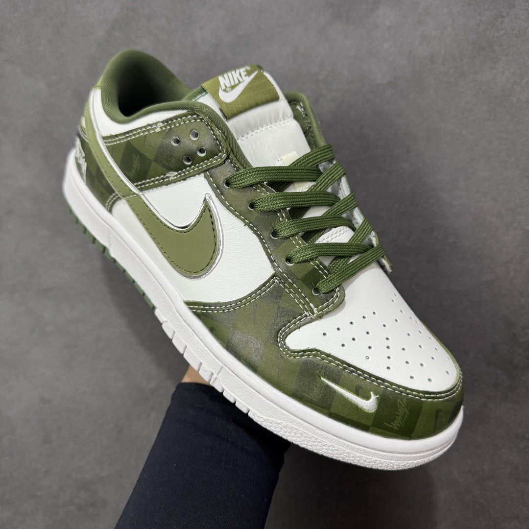 图片[3]-【定制版】Nike SB Dunk Low“斯图西联名——双拼迷彩” 周年高端定制 低帮休闲板鞋 定制鞋盒 大厂纯原品质出货 超高清洁度 皮料切割干净无任何毛边 细节完美 货号：DG1988-010 尺码：36 36.5 37.5 38 38.5 39 40 40.5 41 42 42.5 43 44 44.5 45 编码：HXSB330340-选品中心