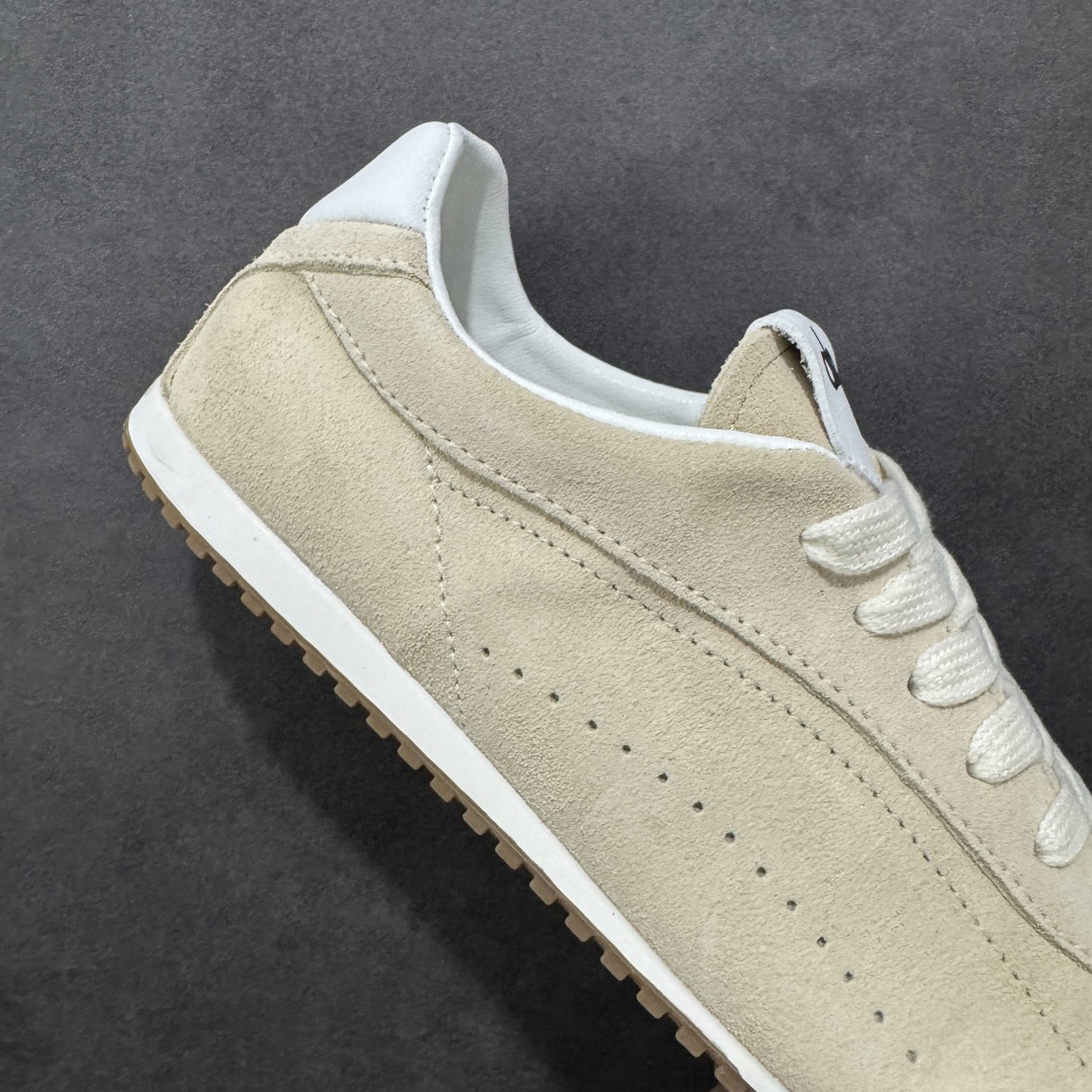 图片[6]-【Top版本】Alo yoga Sunset 舒适生活休闲鞋 原材料 版型完美 高品质 品牌故事Alo Yoga于2007年创立于洛杉矶，意在传播有意识的运动，同时激发人们的健康识与创造力。品牌的核心理念在于制作能够带来完美体验的瑜伽服饰与功能性单品，让有意识的运动融入并改变生活。Alo Yoga将其设计延伸到日常服饰概念，坚持不懈地捕捉当代时尚潮流，将品牌的运动美学理念、精致前卫的设计与舒适功能面料完美结合。与此同时，Alo Yoga的设计受到了时尚界人士与名人们的追捧，Talor Swift、Kendall Jenner等街拍照片中都曾出现品牌不同单品的身影。 尺码：36 – 45-选品中心