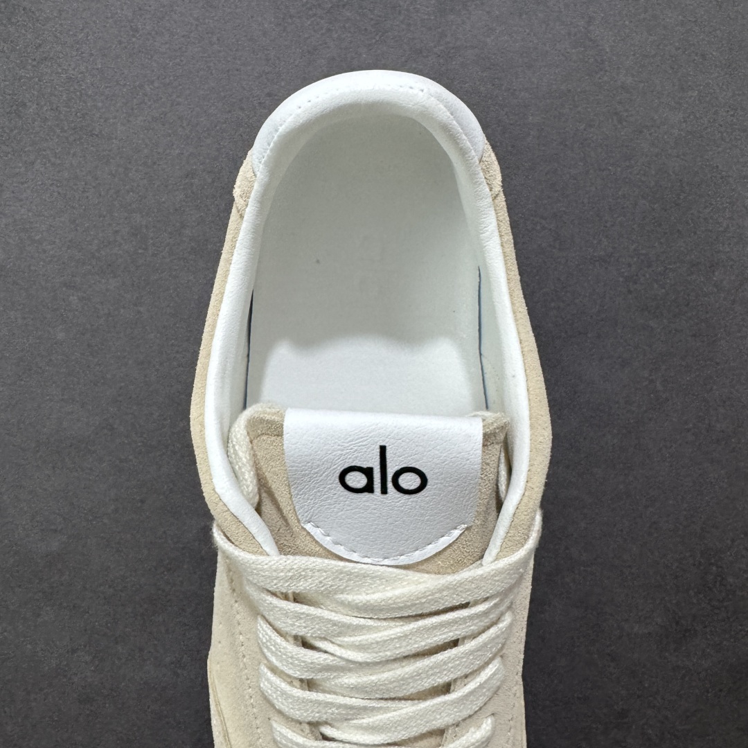 图片[7]-【Top版本】Alo yoga Sunset 舒适生活休闲鞋 原材料 版型完美 高品质 品牌故事Alo Yoga于2007年创立于洛杉矶，意在传播有意识的运动，同时激发人们的健康识与创造力。品牌的核心理念在于制作能够带来完美体验的瑜伽服饰与功能性单品，让有意识的运动融入并改变生活。Alo Yoga将其设计延伸到日常服饰概念，坚持不懈地捕捉当代时尚潮流，将品牌的运动美学理念、精致前卫的设计与舒适功能面料完美结合。与此同时，Alo Yoga的设计受到了时尚界人士与名人们的追捧，Talor Swift、Kendall Jenner等街拍照片中都曾出现品牌不同单品的身影。 尺码：36 – 45-选品中心