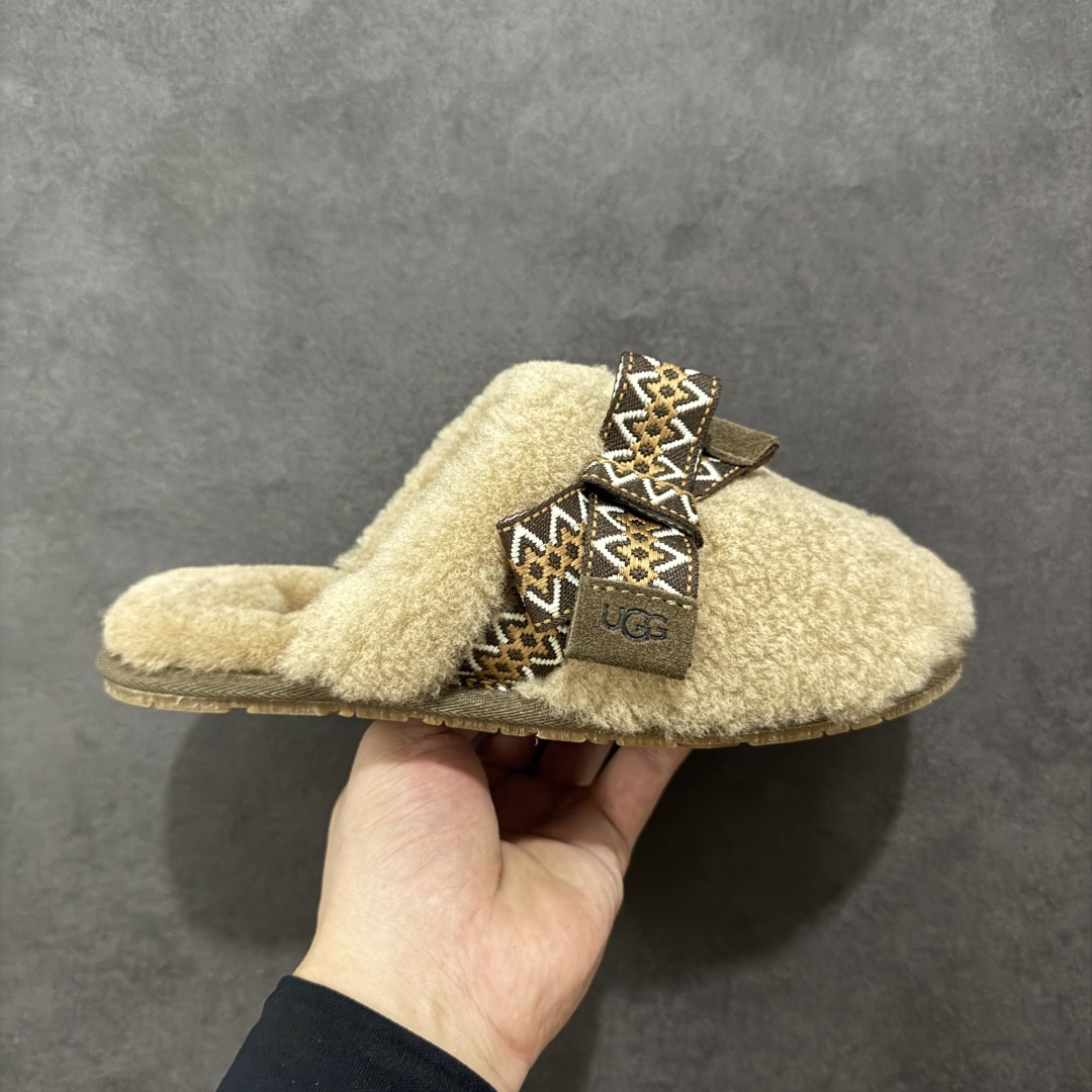 【纯原H版】UGG 8266 麦克斯蝴蝶结秋冬羊皮毛一体拖鞋 市场天花板品质 欢迎对比🆚 十年ZP代工厂老师傅工艺纯手工打造原汁原味UGG 市场最强版 没有之一 鞋面设计：选用隆丰A级进口羊皮毛，质地细腻，手感丰满;尺寸间隙均匀，柔软，深度保暖;吸湿、透气、排汗鞋子 内里：优质澳洲羔羊皮分子结构可将水蒸气吸进多孔构体中，吸湿性好，透气性极佳，保持脚底干爽 鞋底设计：塑模EVA极富弹性，加持胎面设计，升级版独家私模，柔软回弹性好，耐折耐磨，防滑防踢 尺码： 35 36 37 38 39 40 8266-棕色\\t8266-白色-选品中心