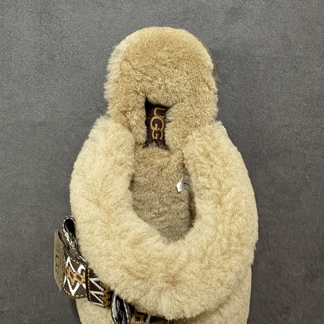 图片[7]-【纯原H版】UGG 8266 麦克斯蝴蝶结秋冬羊皮毛一体拖鞋 市场天花板品质 欢迎对比🆚 十年ZP代工厂老师傅工艺纯手工打造原汁原味UGG 市场最强版 没有之一 鞋面设计：选用隆丰A级进口羊皮毛，质地细腻，手感丰满;尺寸间隙均匀，柔软，深度保暖;吸湿、透气、排汗鞋子 内里：优质澳洲羔羊皮分子结构可将水蒸气吸进多孔构体中，吸湿性好，透气性极佳，保持脚底干爽 鞋底设计：塑模EVA极富弹性，加持胎面设计，升级版独家私模，柔软回弹性好，耐折耐磨，防滑防踢 尺码： 35 36 37 38 39 40 8266-棕色\\t8266-白色-选品中心