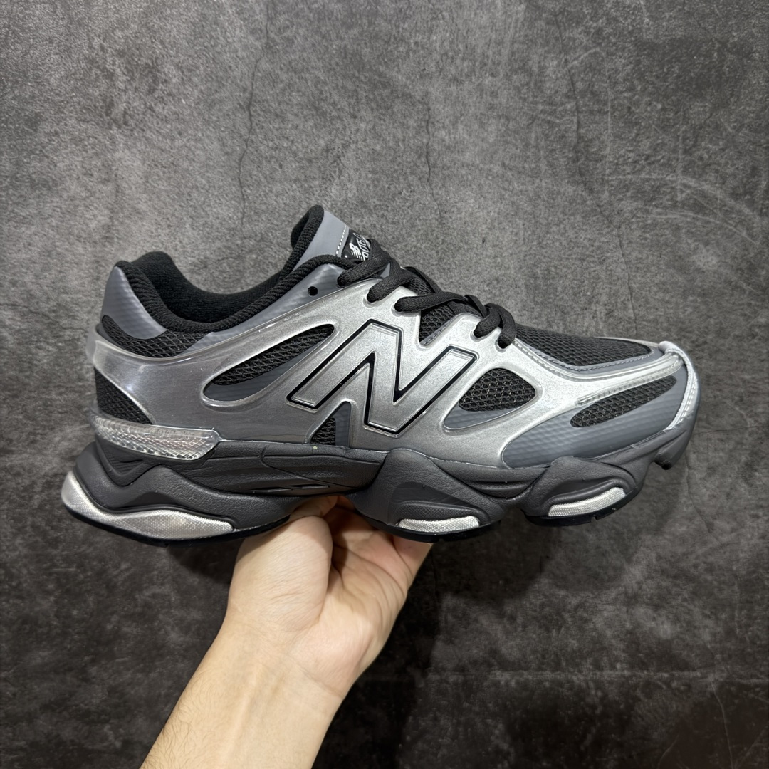 【纯原版】 New Balance NB9060 联名款 复古休闲运动慢跑鞋 灰色 U9060ISA 全套原楦原纸板原厂数据开发 进口三明治网面 原装进口翻毛皮料正确绒感卡色 正确中底拉帮中底网布细节 原厂标裁 带紫光防伪 定制后跟透明水晶模块 冲裁组合 大底贴合程度胶水上色把控完美 整洁度挑战全网艺术家 多道序QC把关品质完善 匠心打造 耗时两个月开发完成 工艺极其复杂难度可想而知 新开独立私模大底 全网唯一正确六层组合大底 高端零售专供产物 尺码：36 37 37.5 38 38.5 39 40 40.5 41 42 42.5 43 44 45 46.5-选品中心