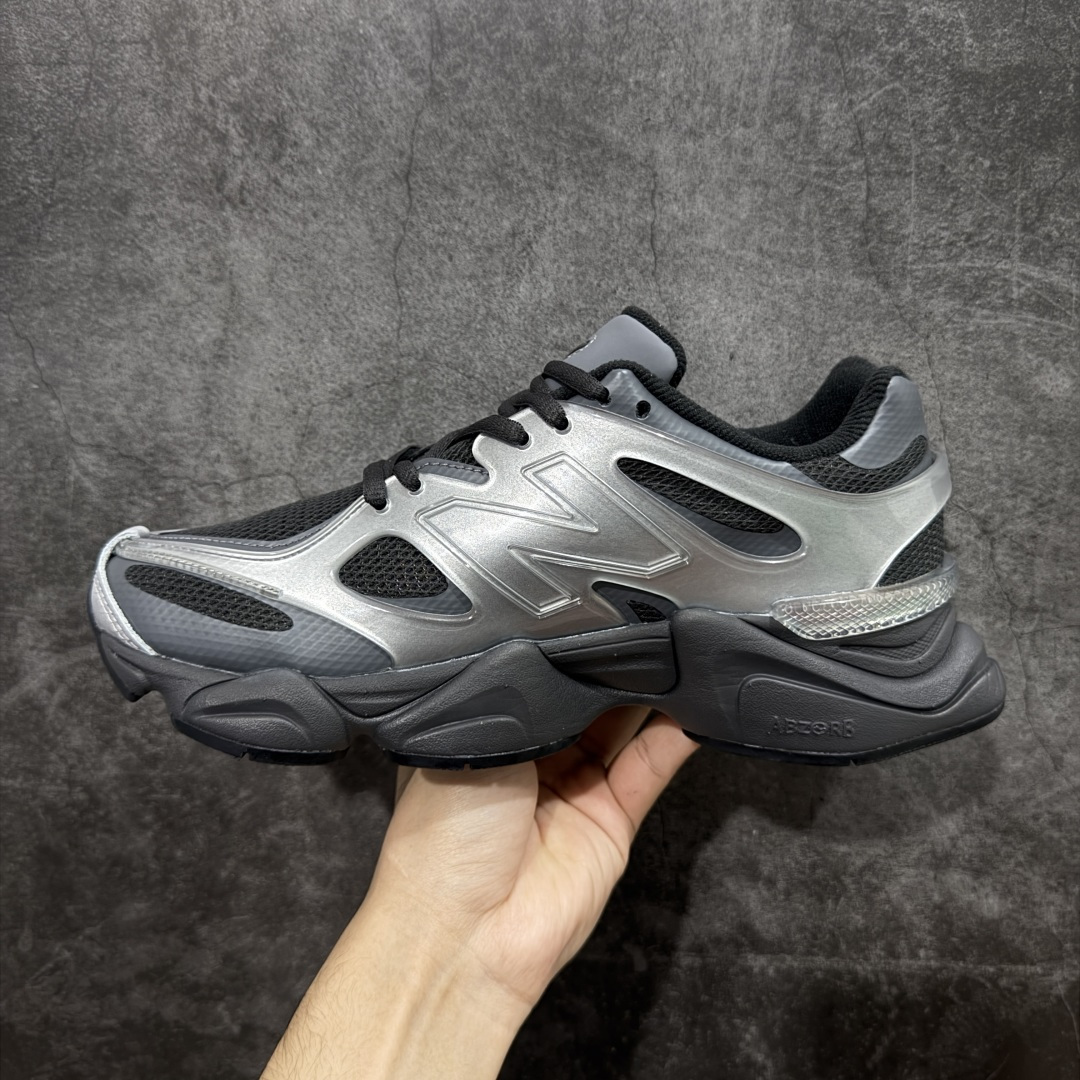 图片[2]-【纯原版】 New Balance NB9060 联名款 复古休闲运动慢跑鞋 灰色 U9060ISA 全套原楦原纸板原厂数据开发 进口三明治网面 原装进口翻毛皮料正确绒感卡色 正确中底拉帮中底网布细节 原厂标裁 带紫光防伪 定制后跟透明水晶模块 冲裁组合 大底贴合程度胶水上色把控完美 整洁度挑战全网艺术家 多道序QC把关品质完善 匠心打造 耗时两个月开发完成 工艺极其复杂难度可想而知 新开独立私模大底 全网唯一正确六层组合大底 高端零售专供产物 尺码：36 37 37.5 38 38.5 39 40 40.5 41 42 42.5 43 44 45 46.5-选品中心