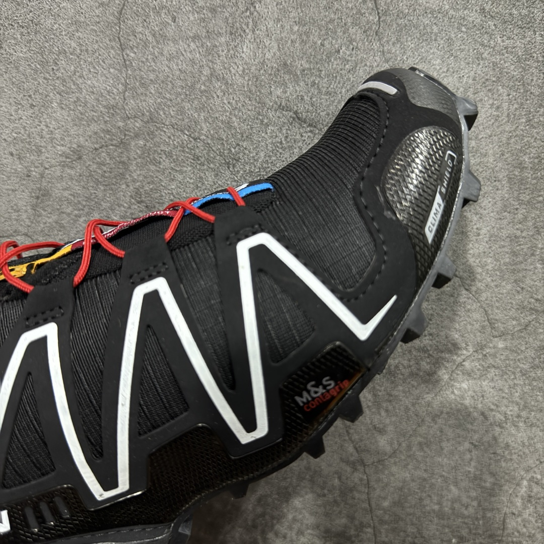 图片[6]-【莞产版本】萨洛蒙/Salomon Speed Cross 3 织物皮革低帮全能越野透气休闲运动鞋 Salomon 正式推出全新概念鞋款 SPEEDCROSS 以侵略性设计与先锋户外美学融合 相互交织出纵横山野和城市间的跑鞋轮廓 由混合网眼织物与皮革打造鞋面 辅以皮革细节点缀增强视觉冲击 整体以爪痕式的鞋面纹路搭配流线型轮廓呈现 极具辨识度的夸张外大底设计 增高之余更适合城市生活环境的舒适防滑效果 功能性层面 鞋面 3D 开放式网眼最大限度提供着用透气性 并注入合成材料为户外穿着带来极大的耐用和保护性 得益于 Salomon 多项功能性科技 从中底到鞋带系统都为脚部提供了一个安全和舒适的贴合感 并在松散、柔软、崎岖和不平坦的地形环境上带来卓越的抓地力 尺码：36-47-选品中心