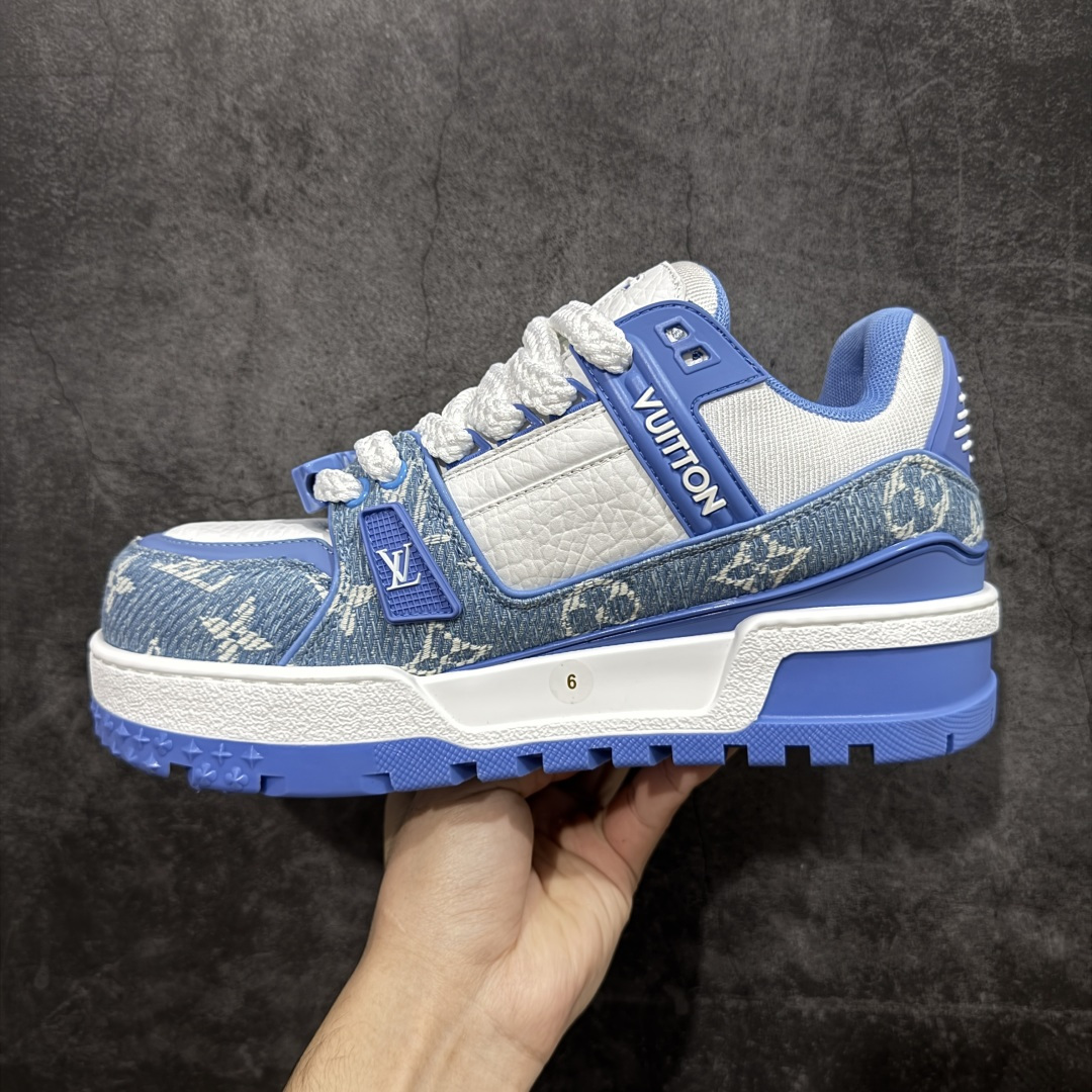图片[2]-【PK纯原版】Louis Vuitton 路易威登 LV Trainer Maxi 小胖丁系列面包鞋 白蓝牛仔胖丁 海淘代购同渠道品质 高端零售 外贸充正专供 原版购入开发 ZP级全套包装 完美楦型 正确卡色 大底TPU 质感媲美原版 细节与原版一致 请注意区分市面通货材 尺码：39 40 41 42 43 44 45 46-选品中心