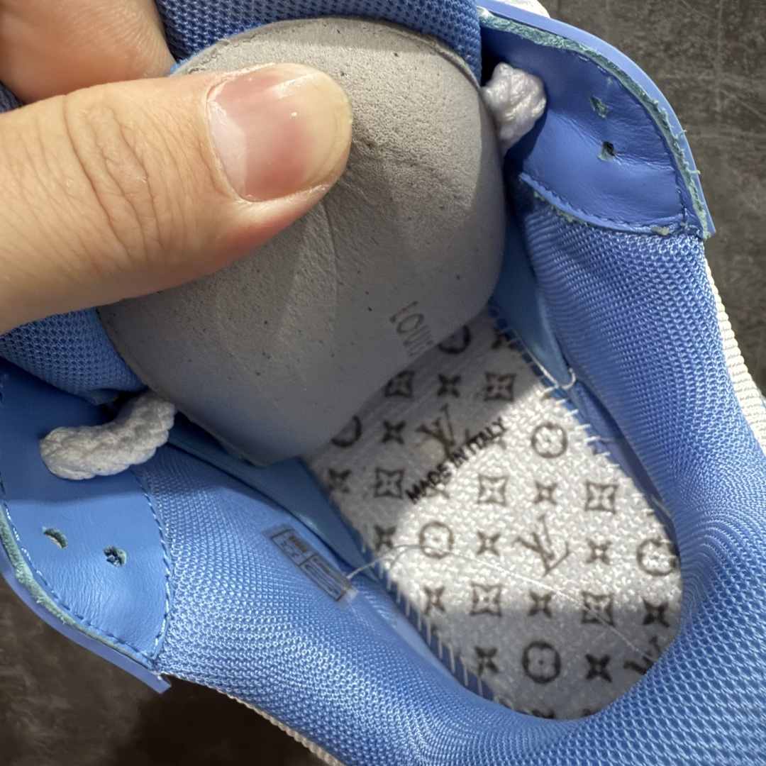 图片[9]-【PK纯原版】Louis Vuitton 路易威登 LV Trainer Maxi 小胖丁系列面包鞋 白蓝牛仔胖丁 海淘代购同渠道品质 高端零售 外贸充正专供 原版购入开发 ZP级全套包装 完美楦型 正确卡色 大底TPU 质感媲美原版 细节与原版一致 请注意区分市面通货材 尺码：39 40 41 42 43 44 45 46-选品中心