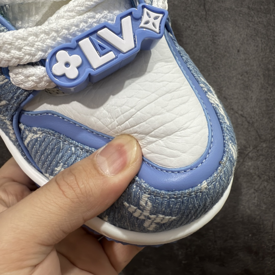 图片[5]-【PK纯原版】Louis Vuitton 路易威登 LV Trainer Maxi 小胖丁系列面包鞋 白蓝牛仔胖丁 海淘代购同渠道品质 高端零售 外贸充正专供 原版购入开发 ZP级全套包装 完美楦型 正确卡色 大底TPU 质感媲美原版 细节与原版一致 请注意区分市面通货材 尺码：39 40 41 42 43 44 45 46-选品中心
