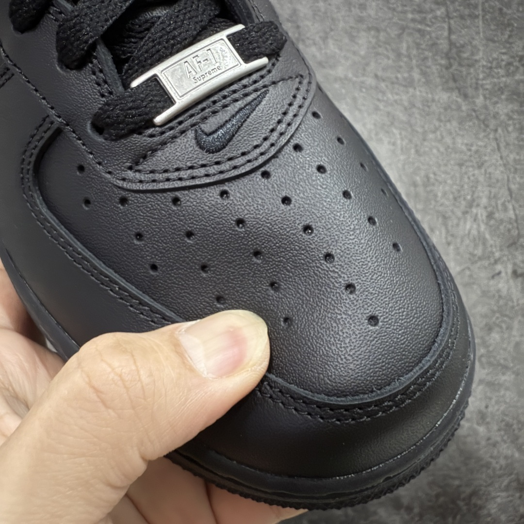 图片[5]-【GX2.0纯原】Supreme x NK Air Force 1 Low \’07 空军一号低帮经典板鞋联名 黑白 CU9225-002 顶级空军 皮料质感可媲美原版 细节吊打市场其他代号版本 全鞋电脑针车 工整有序 原厂港宝加持完美还原灵魂版型 原盒原配从里到外百分百还原 原厂全头层原厂皮料 原标原盒 内置Sole气垫 中底白色背胶 中底划线 已经无限的接近公司 原厂楦头 原厂刺绣 后跟弧度修正 正确中底四线防伪 尺码：36 36.5 37.5 38 38.5 39 40 40.5 41 42 42.5 43 44 44.5 45 46-选品中心