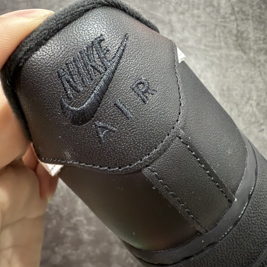 图片[2]-【GX2.0纯原】Supreme x NK Air Force 1 Low \’07 空军一号低帮经典板鞋联名 黑白 CU9225-002 顶级空军 皮料质感可媲美原版 细节吊打市场其他代号版本 全鞋电脑针车 工整有序 原厂港宝加持完美还原灵魂版型 原盒原配从里到外百分百还原 原厂全头层原厂皮料 原标原盒 内置Sole气垫 中底白色背胶 中底划线 已经无限的接近公司 原厂楦头 原厂刺绣 后跟弧度修正 正确中底四线防伪 尺码：36 36.5 37.5 38 38.5 39 40 40.5 41 42 42.5 43 44 44.5 45 46-选品中心