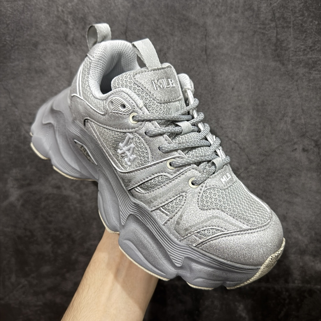 图片[3]-【纯原版】MLB Winner Chunky 25新款 NY百搭舒适休闲潮流运动厚底增高 防滑耐磨 低帮 老爹鞋 男女同款 潮流厚底时尚街头赛博皮面老爹鞋 MLB官方同步出货 虞书欣等众多潮流明星同款 高弹双层MD大底 原楦原档案数据开发版型（完美鞋头弧度/后套收口效果🆚市面文案版本‼️） 原厂立体填充鞋舌海绵 中底注胶孔原数据开发模具大底原厂转印标市面上唯一纯原版本 原材料打造 内增高6cm 原厂1：1模具开发 原厂进口纳米材质 原厂 全套手提袋 原盒雷射防伪标包装 天猫订单品质 官网尺码：35 36 36.5 37.5 38 38.5 39 40 40.5 41 42 42.5 43 44 45-选品中心