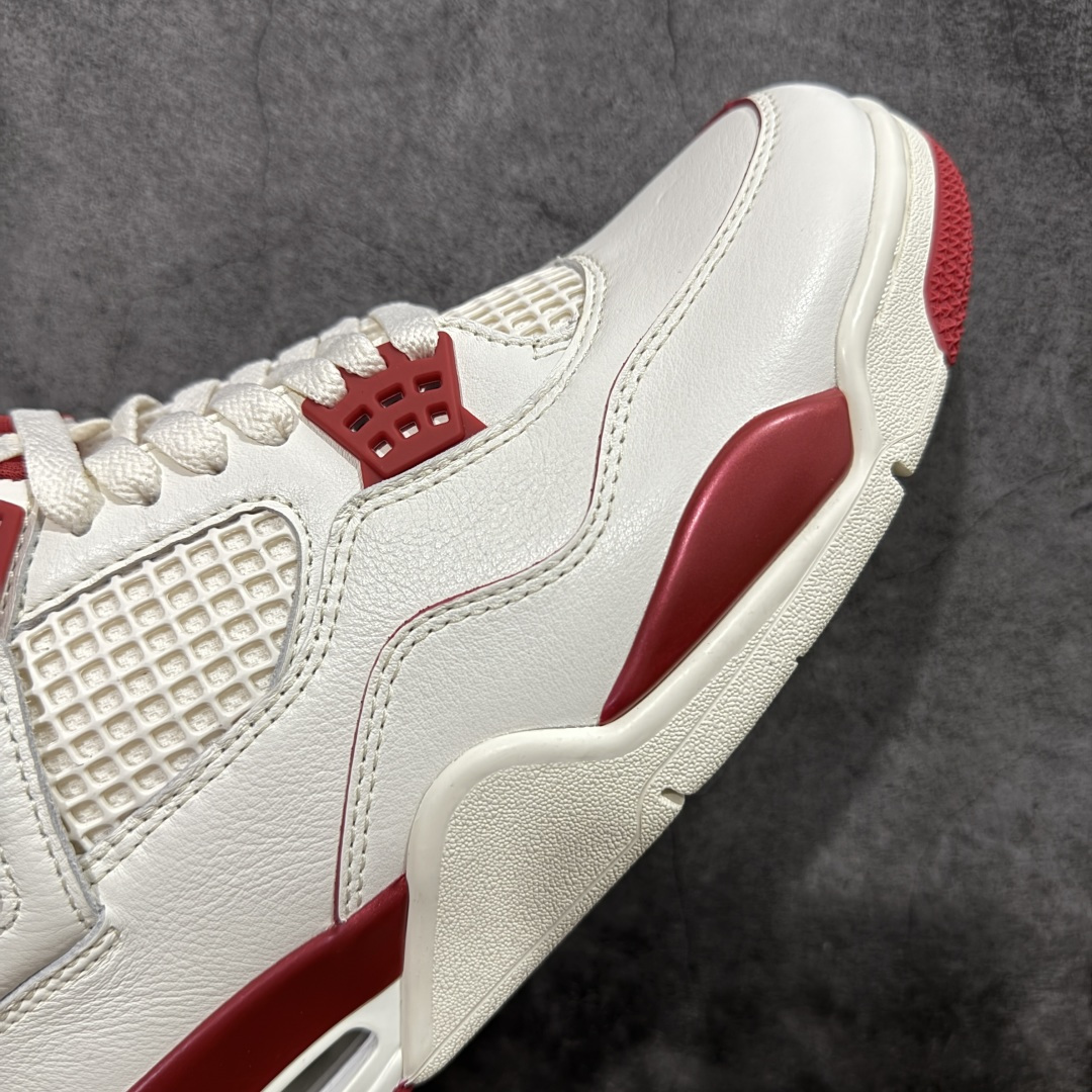 图片[6]-【OG纯原版】Air Jordan 4 Retro \”Valentine\’s Day\” AJ4 乔丹4代红色情人节 货号：HV0823-108 大厂出品 原厂原材料打造 市场天花板级别货品 欢迎对比品鉴‼️ 鞋身整体以米白色皮革为主，搭配米白色的鞋带，让鞋子看起来更有整体感。鞋侧身米白色格网透出米白色内层，鞋舌顶端米白的标签，以红色Jumpman Logoo以及Flight刺绣字样，彰显球鞋身份；鞋带孔部位的TPU装饰采用红色呈现，更具细节感。鞋帮部分和后跟位置的提环使用米白色TPU材质，给鞋身带来更多色彩层次感；最特别的地方还是鞋舌内侧和鞋垫上，加入了口红唇印图案，进一步烘托情人节的甜蜜气氛。后跟及外底Jumpman Loggo均采用红色点缀，中底使用红色妆点，复古米白色橡胶外底的设计，最后以搭载有开窗式Air Sole气垫的中底进行收尾。 货号：HV0823-108 尺码：35.5 36 36.5 37.5 38 38.5 39 40 40.5 41 42 42.5 43 44 44.5 45 46 47.5-选品中心