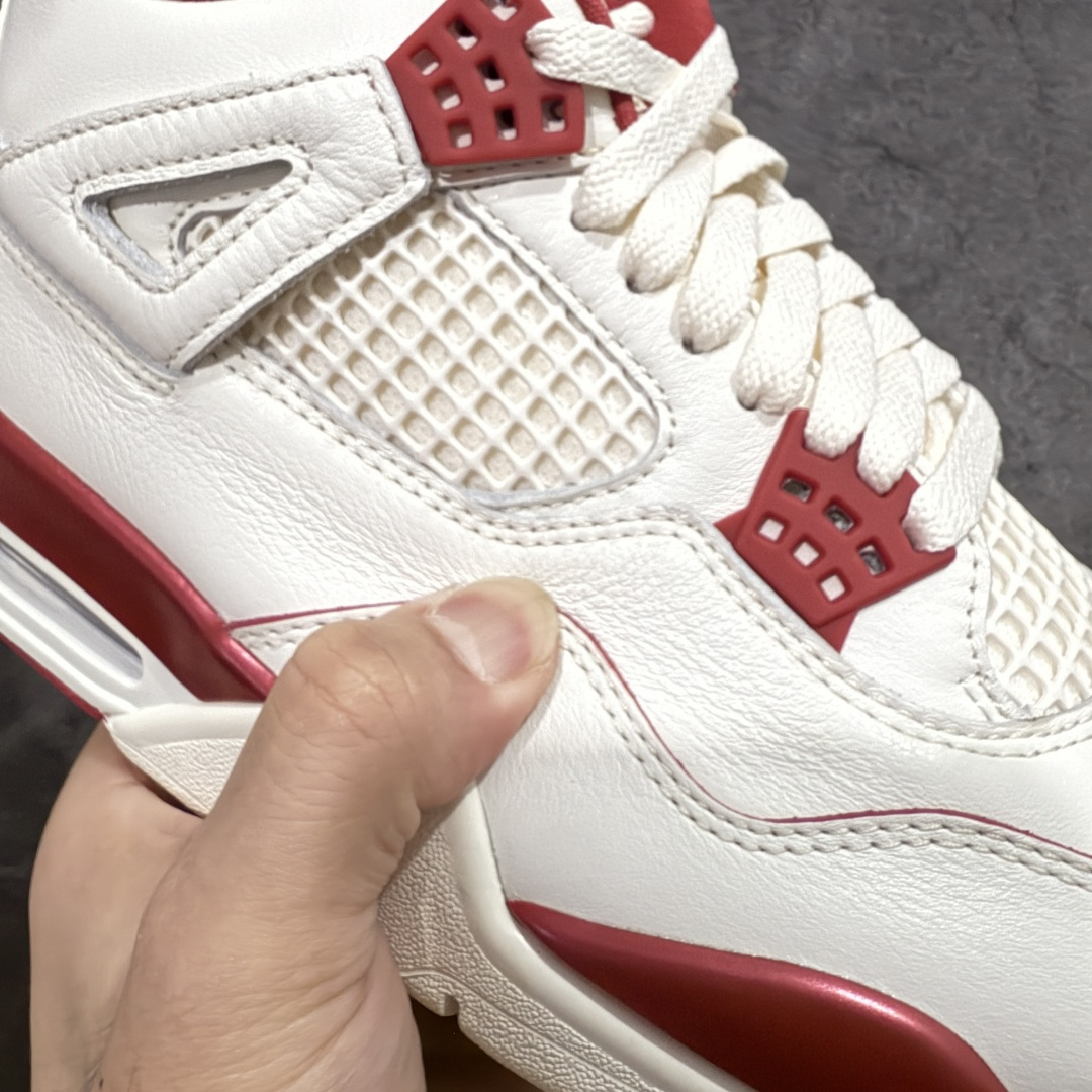 图片[4]-【OG纯原版】Air Jordan 4 Retro \”Valentine\’s Day\” AJ4 乔丹4代红色情人节 货号：HV0823-108 大厂出品 原厂原材料打造 市场天花板级别货品 欢迎对比品鉴‼️ 鞋身整体以米白色皮革为主，搭配米白色的鞋带，让鞋子看起来更有整体感。鞋侧身米白色格网透出米白色内层，鞋舌顶端米白的标签，以红色Jumpman Logoo以及Flight刺绣字样，彰显球鞋身份；鞋带孔部位的TPU装饰采用红色呈现，更具细节感。鞋帮部分和后跟位置的提环使用米白色TPU材质，给鞋身带来更多色彩层次感；最特别的地方还是鞋舌内侧和鞋垫上，加入了口红唇印图案，进一步烘托情人节的甜蜜气氛。后跟及外底Jumpman Loggo均采用红色点缀，中底使用红色妆点，复古米白色橡胶外底的设计，最后以搭载有开窗式Air Sole气垫的中底进行收尾。 货号：HV0823-108 尺码：35.5 36 36.5 37.5 38 38.5 39 40 40.5 41 42 42.5 43 44 44.5 45 46 47.5-选品中心
