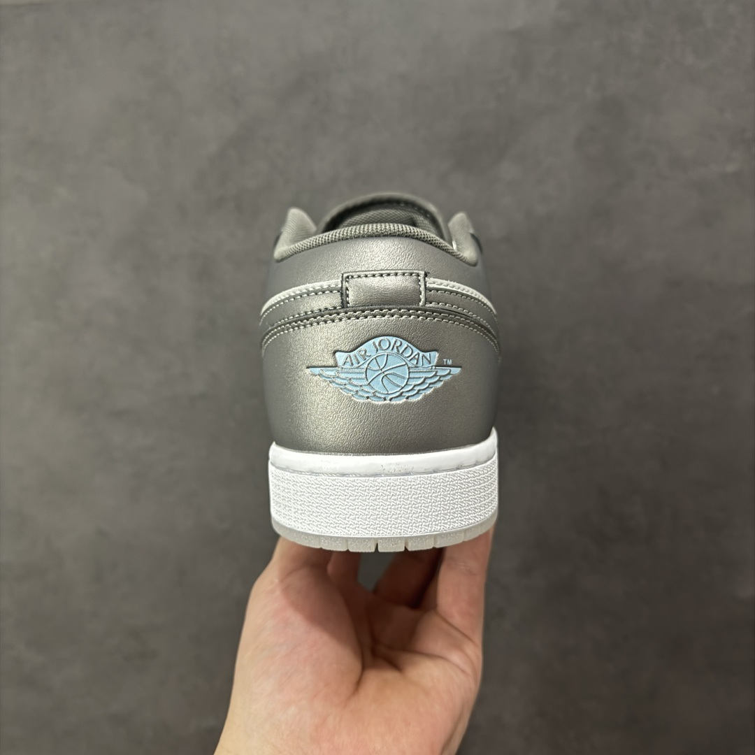 图片[4]-【K版纯原】Air Jordan AJ1 Low 低帮 灰绿 IM5129-010 全新流水线出品 市场第二梯队最强版 全部原鞋开发 原楦原纸板开发 全鞋电脑针车 原厂内置全掌气垫 原盒内在原标 唯一Zp原版鞋带绑法 免检产品 全新2022版型 全头层皮料 完美零毛边处理 原厂配置全掌气垫 价格定位良心 新配色陆续出货 尺码：36-46-选品中心