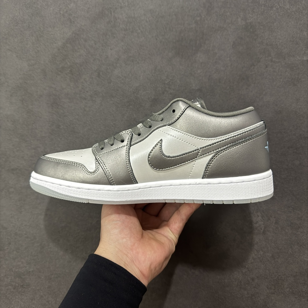 图片[2]-【K版纯原】Air Jordan AJ1 Low 低帮 灰绿 IM5129-010 全新流水线出品 市场第二梯队最强版 全部原鞋开发 原楦原纸板开发 全鞋电脑针车 原厂内置全掌气垫 原盒内在原标 唯一Zp原版鞋带绑法 免检产品 全新2022版型 全头层皮料 完美零毛边处理 原厂配置全掌气垫 价格定位良心 新配色陆续出货 尺码：36-46-选品中心