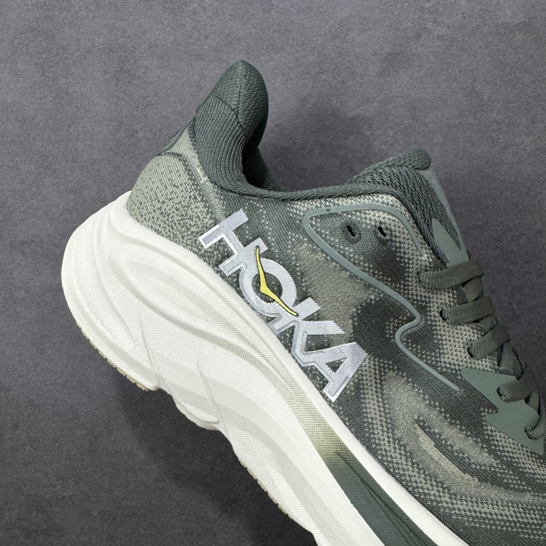 图片[6]-【公司级】HOKA ONE ONE CLIFTON 10 克里夫顿系列 轻盈透气的针织网面跑鞋 1162030 FFF  增强鞋面的强度和支撑性能 搭配柔软的鞋舌 让双脚在舒适包裹中跑的更加畅快 全新泡棉中底 柔软的同时增强回弹性能 为不同跑者提供更平稳流畅的脚感 带来全面的缓冲保护 根据人体工程学设计的延长拉襟 后跟处弹软的海绵填充舒适固定 避免掉跟和摩擦  尺码：36 36.5 37 38 38.5 39 40 40.5 41 42 42.5 43 44 45 46 编码：FSB220230-选品中心