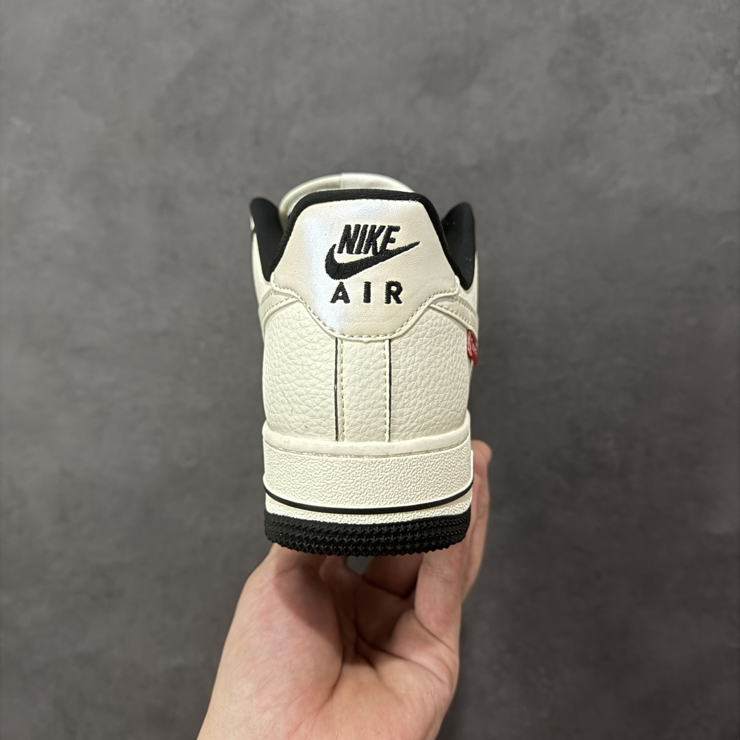 图片[4]-【定制版】Nike Air Force 1\’07 Low Supreme联名 米黑边 空军一号低帮休闲板鞋  原楦头原纸板 原装鞋盒 定制五金配件 内置全掌气垫 原厂鞋底 货号：XX3168-220  尺码：36 36.5 37.5 38 38.5 39 40 40.5 41 42 42.5 43 44 44.5 45-选品中心