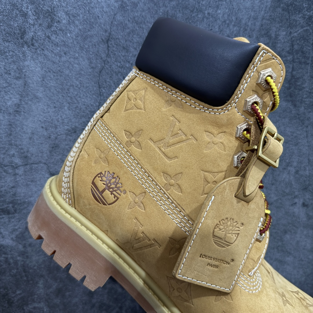图片[7]-【莞产纯原版】Lv x Timberland Lv联名添柏岚大黄靴 原版一比一开发 顶级品质 实拍即所得 细节做工材料到位 可随意对比市场货‼️ 顶奢流量品牌与时代经典的结合之作 巴黎时装首秀 菲董亲自曝光 国内大咖 王鹤棣 王嘉尔 林俊杰 周杰伦早以上脚 LV x Timberland 鞋面取材Monogram老花压纹磨砂面牛皮革，原生踢不烂的品牌精湛工艺 重塑潮流高奢工装经典Timberland 6 英寸靴型，以美式工装格调瞩目亮相 Pharrell Williams 打造的 Monogram老花格调压纹工艺 属实24年潮流巅峰大作 全网正确版本首批出货‼️‼️ 过多细节描述 后续原版对比图一一展现。 尺码：35-45-选品中心