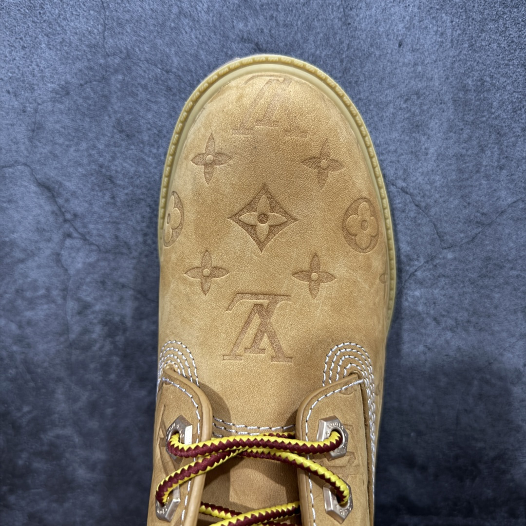 图片[5]-【莞产纯原版】Lv x Timberland Lv联名添柏岚大黄靴 原版一比一开发 顶级品质 实拍即所得 细节做工材料到位 可随意对比市场货‼️ 顶奢流量品牌与时代经典的结合之作 巴黎时装首秀 菲董亲自曝光 国内大咖 王鹤棣 王嘉尔 林俊杰 周杰伦早以上脚 LV x Timberland 鞋面取材Monogram老花压纹磨砂面牛皮革，原生踢不烂的品牌精湛工艺 重塑潮流高奢工装经典Timberland 6 英寸靴型，以美式工装格调瞩目亮相 Pharrell Williams 打造的 Monogram老花格调压纹工艺 属实24年潮流巅峰大作 全网正确版本首批出货‼️‼️ 过多细节描述 后续原版对比图一一展现。 尺码：35-45-选品中心