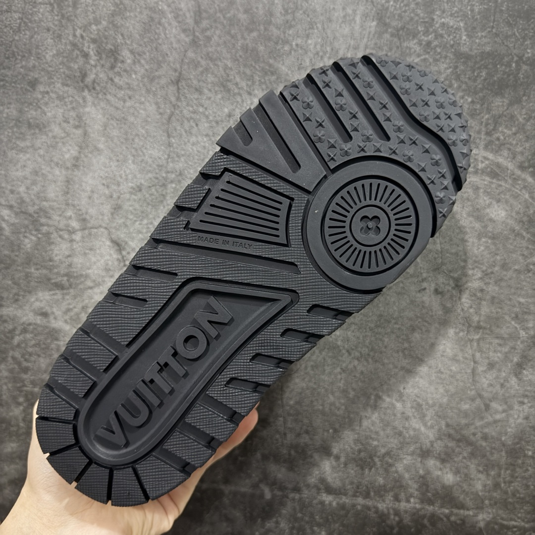 图片[9]-【PK纯原版】Louis Vuitton 路易威登 LV Trainer Maxi 小胖丁系列面包鞋 黑白胖丁 海淘代购同渠道品质 高端零售 外贸充正专供 原版购入开发 ZP级全套包装 完美楦型 正确卡色 大底TPU 质感媲美原版 细节与原版一致 请注意区分市面通货材 尺码：39 40 41 42 43 44 45 46-选品中心