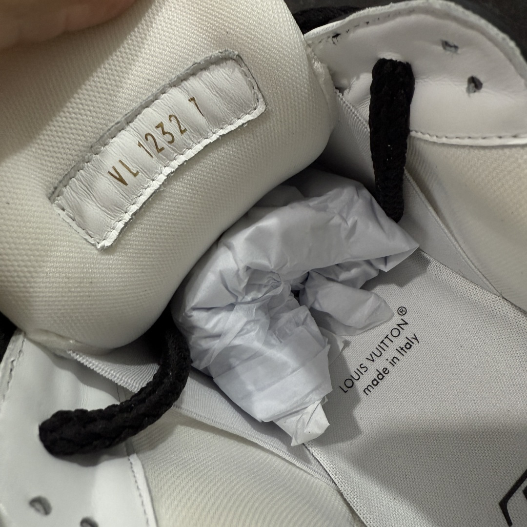 图片[7]-【PK纯原版】Louis Vuitton 路易威登 LV Trainer Maxi 小胖丁系列面包鞋 黑白胖丁 海淘代购同渠道品质 高端零售 外贸充正专供 原版购入开发 ZP级全套包装 完美楦型 正确卡色 大底TPU 质感媲美原版 细节与原版一致 请注意区分市面通货材 尺码：39 40 41 42 43 44 45 46-选品中心