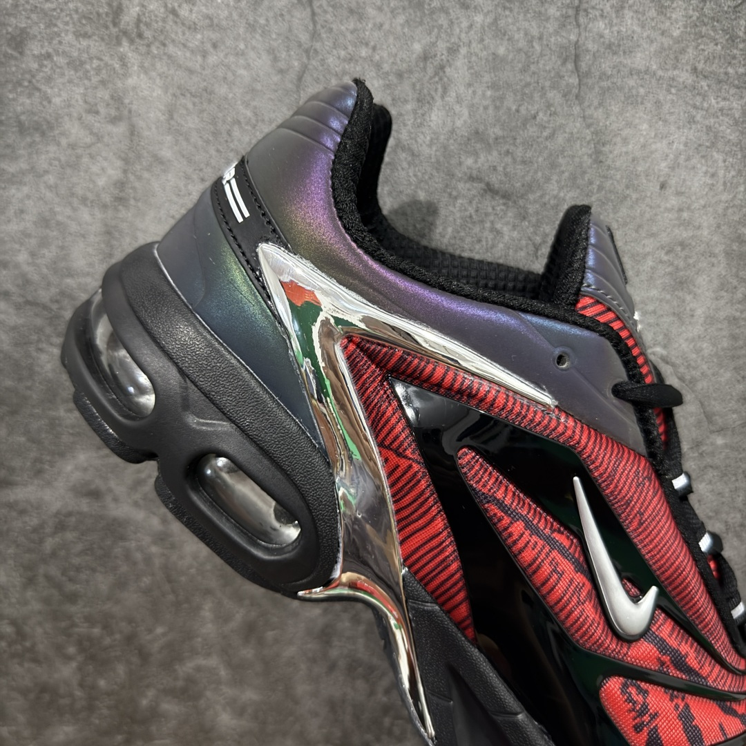 图片[7]-【PE版本】skepta x Nike Air Max Tailwind 复古运动时尚 织物合成革TPU 低帮 休闲跑步鞋 男款 CQ8714-001 这款鞋是英国说唱歌手和Nike合作款，数字打印的蓝色鞋面被黑色TPU骨架包裹，Y2K风格拉满！放射线条的鞋面设计是典型的千禧年运动元素，亮点在于完美融入了仿生图案，粗细不一的曲线营造出十足的动感，颜色也十分百搭，不得不说设计总监就是品味超群 尺码：40-45无半码-选品中心