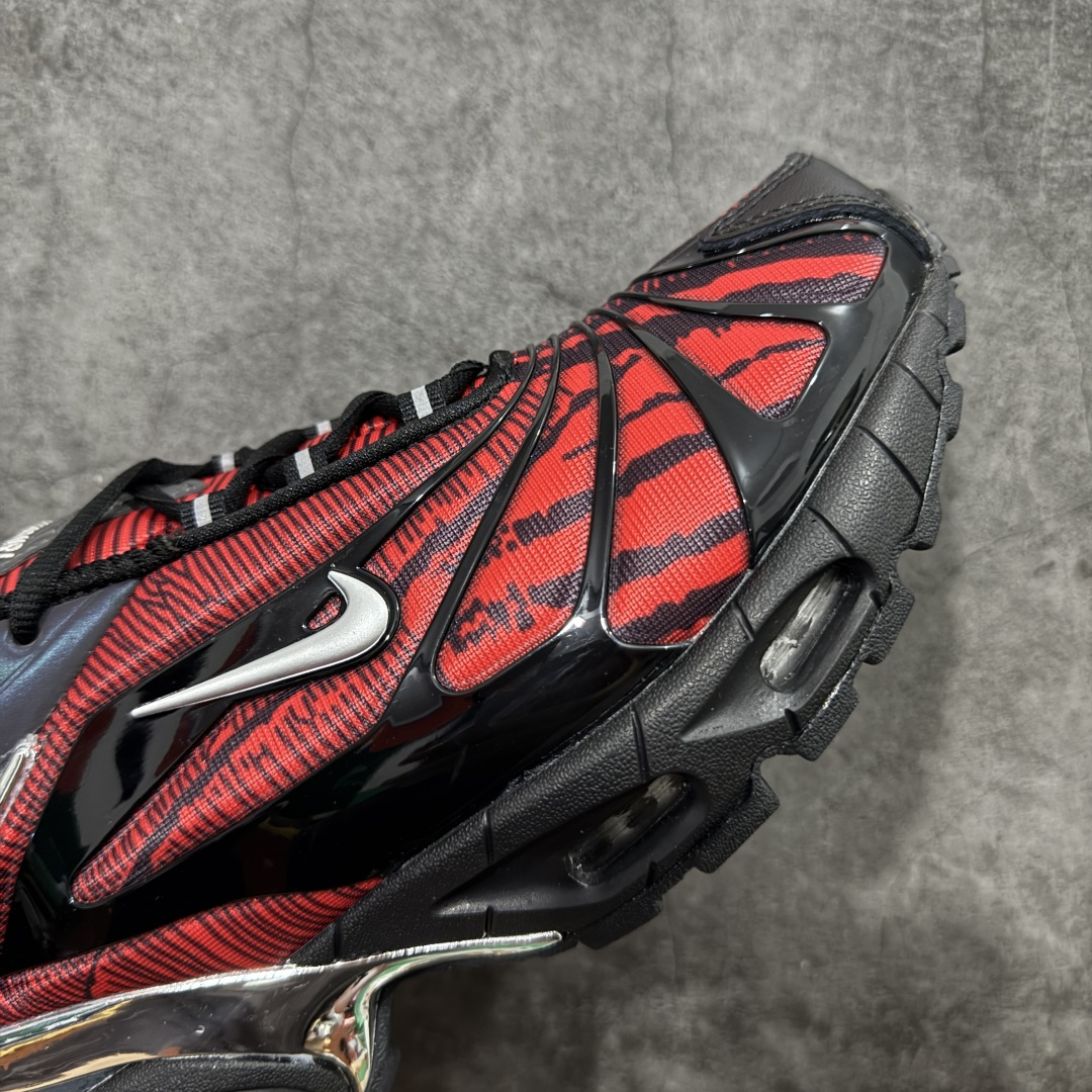 图片[6]-【PE版本】skepta x Nike Air Max Tailwind 复古运动时尚 织物合成革TPU 低帮 休闲跑步鞋 男款 CQ8714-001 这款鞋是英国说唱歌手和Nike合作款，数字打印的蓝色鞋面被黑色TPU骨架包裹，Y2K风格拉满！放射线条的鞋面设计是典型的千禧年运动元素，亮点在于完美融入了仿生图案，粗细不一的曲线营造出十足的动感，颜色也十分百搭，不得不说设计总监就是品味超群 尺码：40-45无半码-选品中心