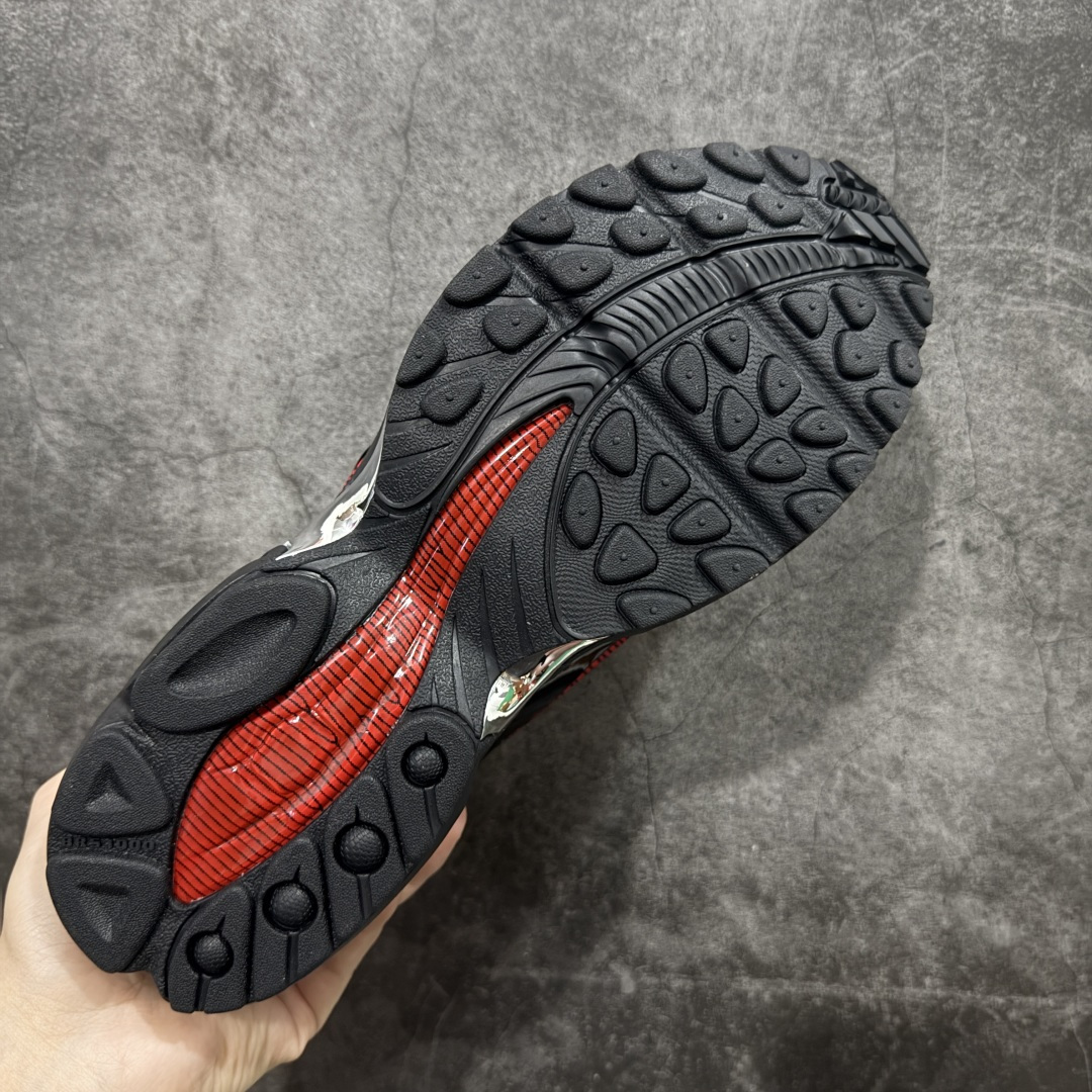 图片[9]-【PE版本】skepta x Nike Air Max Tailwind 复古运动时尚 织物合成革TPU 低帮 休闲跑步鞋 男款 CQ8714-001 这款鞋是英国说唱歌手和Nike合作款，数字打印的蓝色鞋面被黑色TPU骨架包裹，Y2K风格拉满！放射线条的鞋面设计是典型的千禧年运动元素，亮点在于完美融入了仿生图案，粗细不一的曲线营造出十足的动感，颜色也十分百搭，不得不说设计总监就是品味超群 尺码：40-45无半码-选品中心