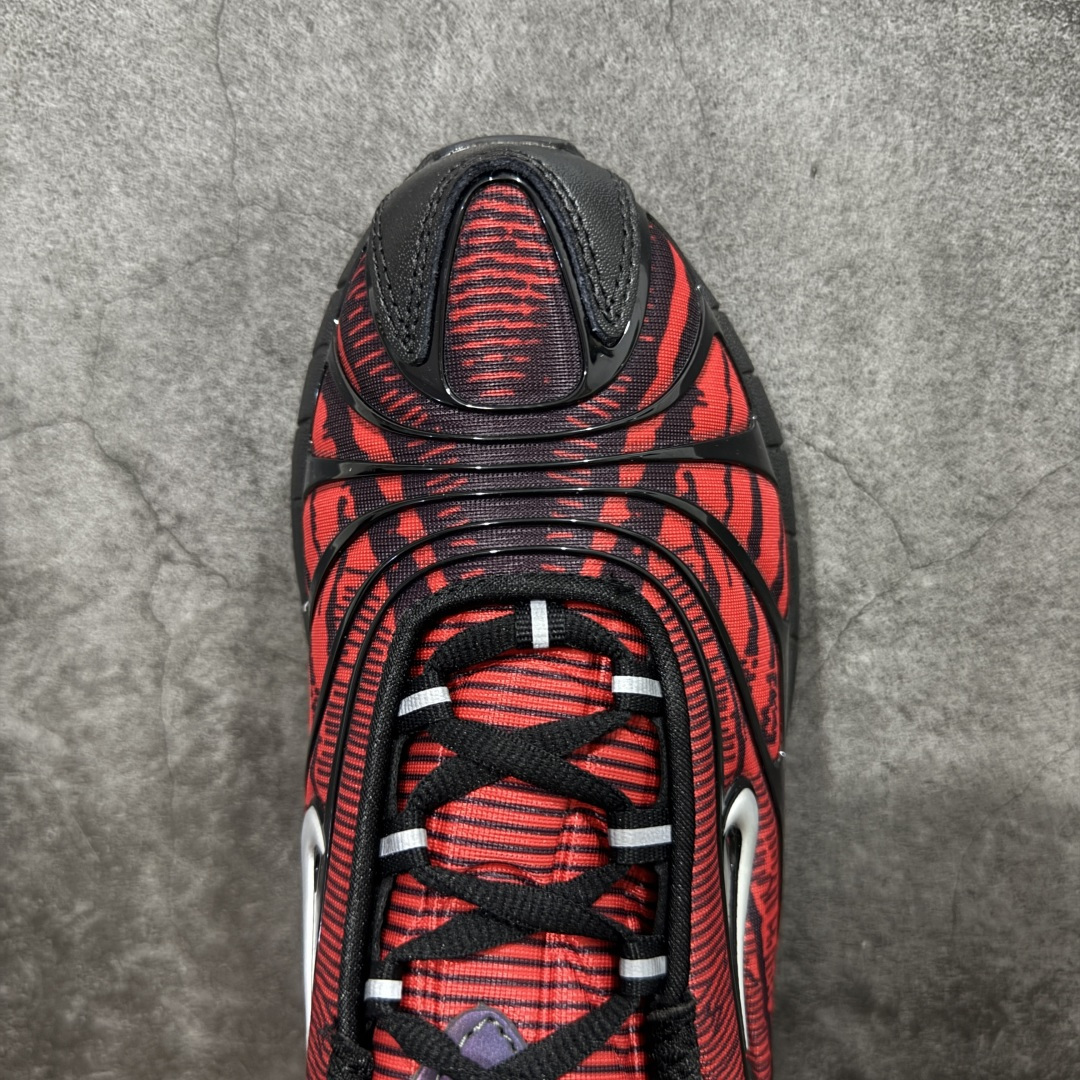 图片[5]-【PE版本】skepta x Nike Air Max Tailwind 复古运动时尚 织物合成革TPU 低帮 休闲跑步鞋 男款 CQ8714-001 这款鞋是英国说唱歌手和Nike合作款，数字打印的蓝色鞋面被黑色TPU骨架包裹，Y2K风格拉满！放射线条的鞋面设计是典型的千禧年运动元素，亮点在于完美融入了仿生图案，粗细不一的曲线营造出十足的动感，颜色也十分百搭，不得不说设计总监就是品味超群 尺码：40-45无半码-选品中心