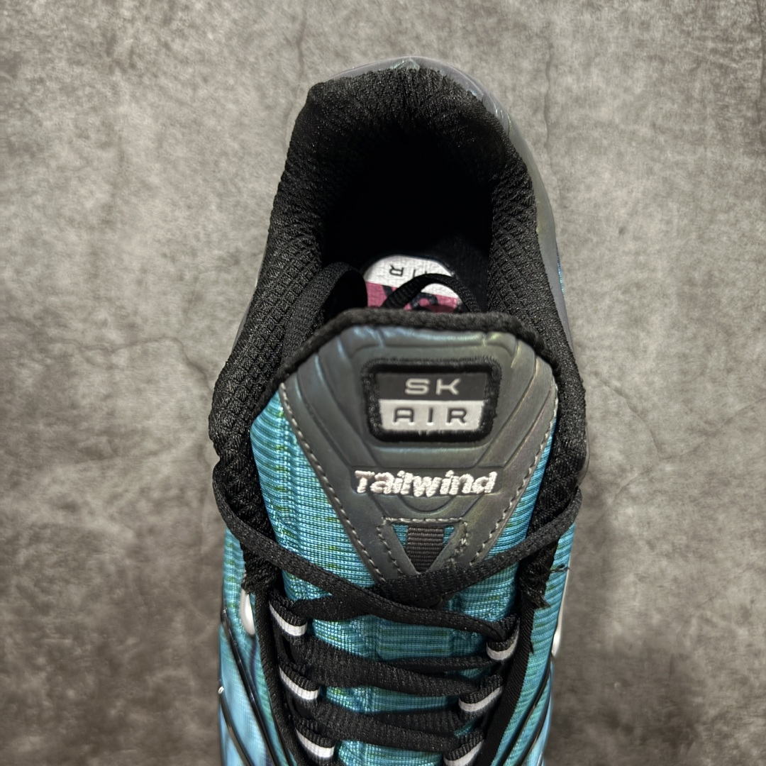 图片[8]-【PE版本】skepta x Nike Air Max Tailwind 复古运动时尚 织物合成革TPU 低帮 休闲跑步鞋 男款 CQ8714-001 这款鞋是英国说唱歌手和Nike合作款，数字打印的蓝色鞋面被黑色TPU骨架包裹，Y2K风格拉满！放射线条的鞋面设计是典型的千禧年运动元素，亮点在于完美融入了仿生图案，粗细不一的曲线营造出十足的动感，颜色也十分百搭，不得不说设计总监就是品味超群 尺码：40-45无半码-选品中心