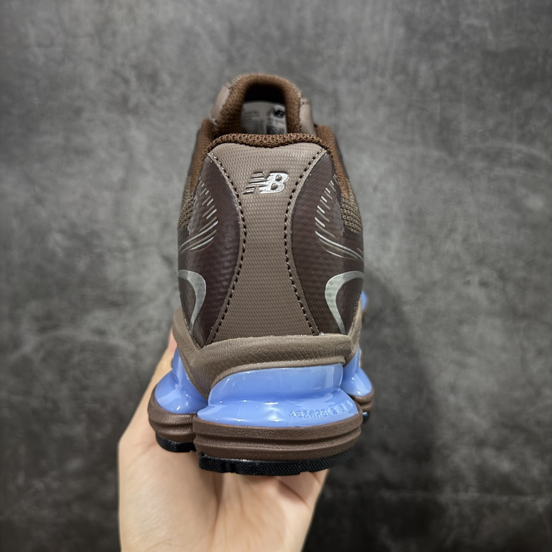 图片[4]-【纯原版】New Balance 新百伦 NB2000 网面休闲鞋 U200076U NB官方重磅新品 一款融合复古设计与现代科技的跑鞋，以其经典的造型和舒适脚感，成为2025年复古潮流爱好的推荐单品。 极具视觉冲击力的5根ABZORB单元，以及无缝鞋面的设计，加上3M反光材质的装饰，比之前推出的9060系列更夸张，更具未来感。 尺码：36-46.5-选品中心